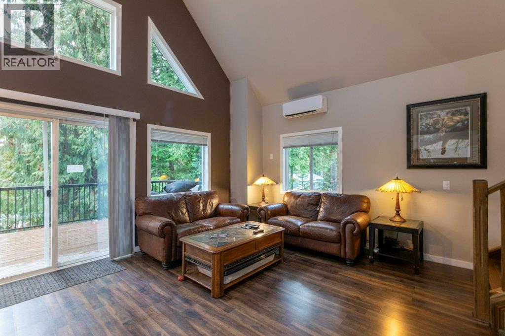 7268 Estate Place, Anglemont, British Columbia  V0E 1M8 - Photo 6 - 10376539