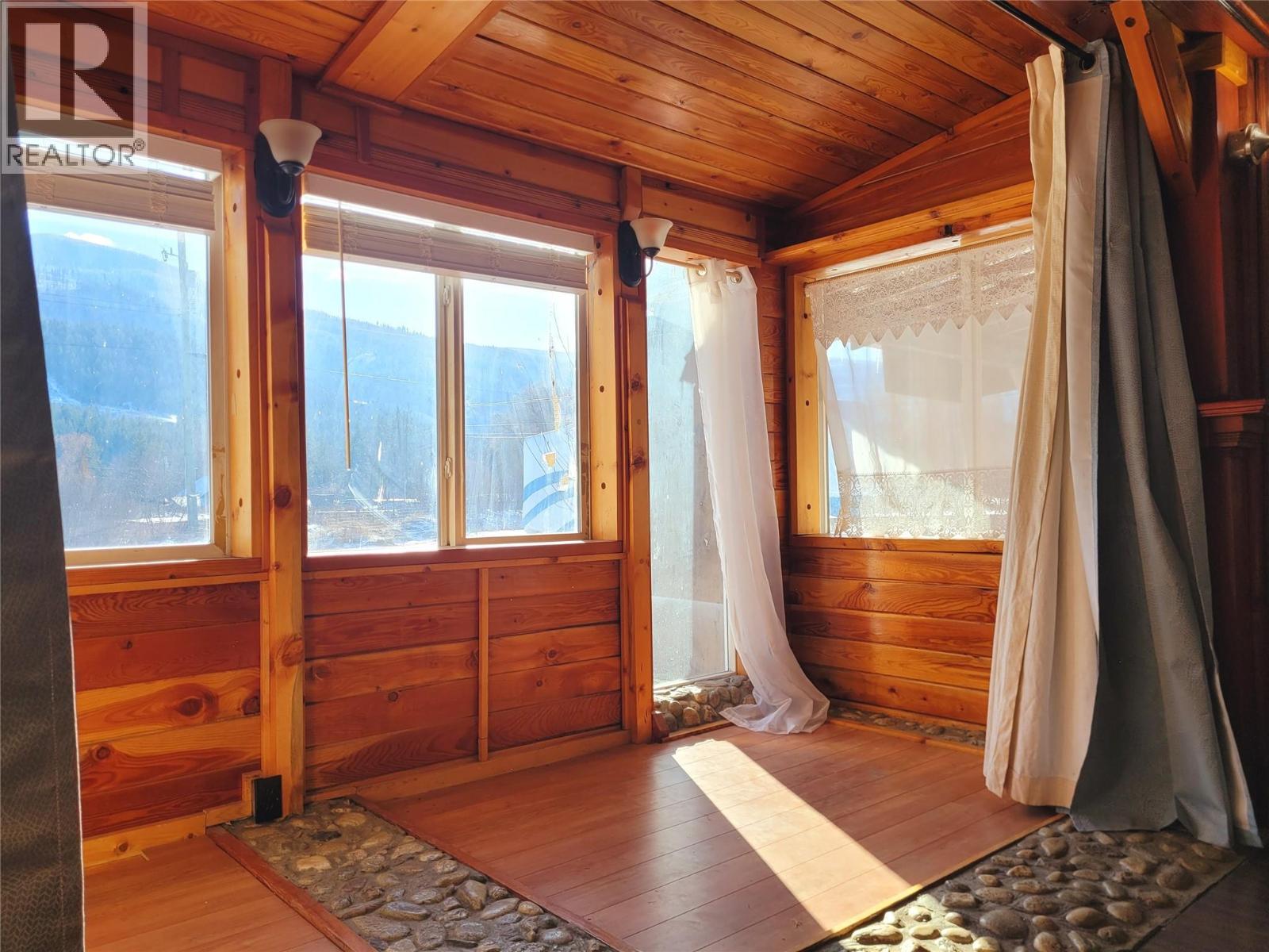 192 (3104) Vavenby Bridge Road, Vavenby, British Columbia  V0E 3A0 - Photo 18 - 10376362