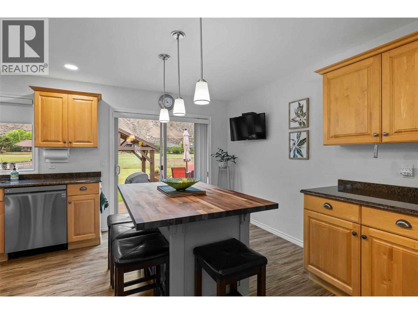 3712 Navatanee Drive, Kamloops, British Columbia  V2H 1S1 - Photo 10 - 10376524