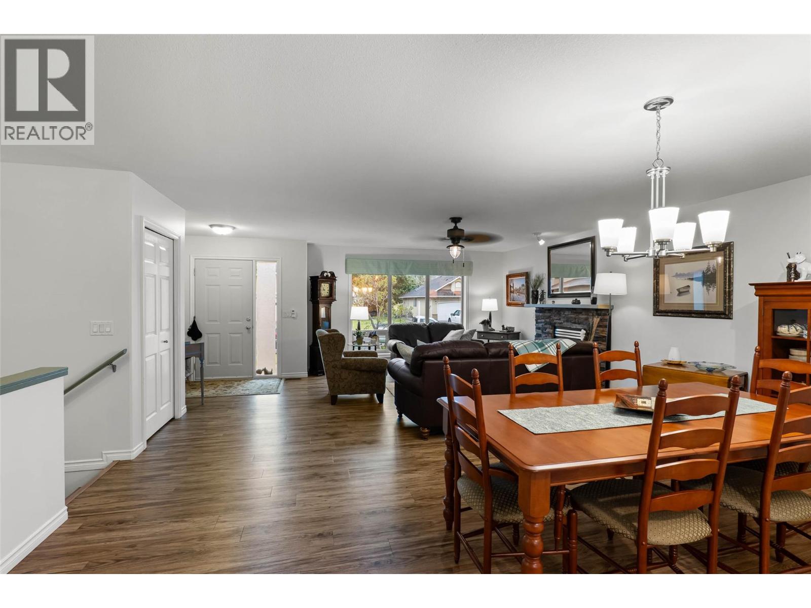 3712 Navatanee Drive, Kamloops, British Columbia  V2H 1S1 - Photo 6 - 10376524