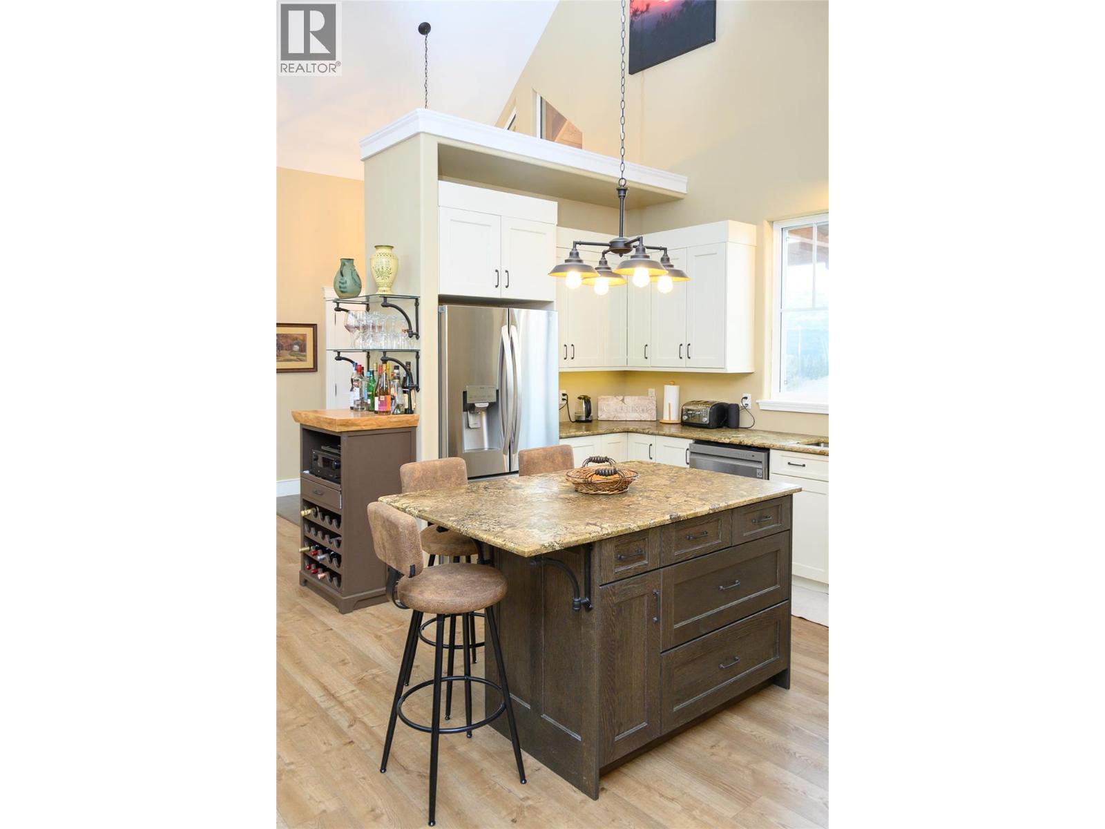 5112 Riverview Close, Fairmont Hot Springs, British Columbia  V0B 1L1 - Photo 5 - 10375533