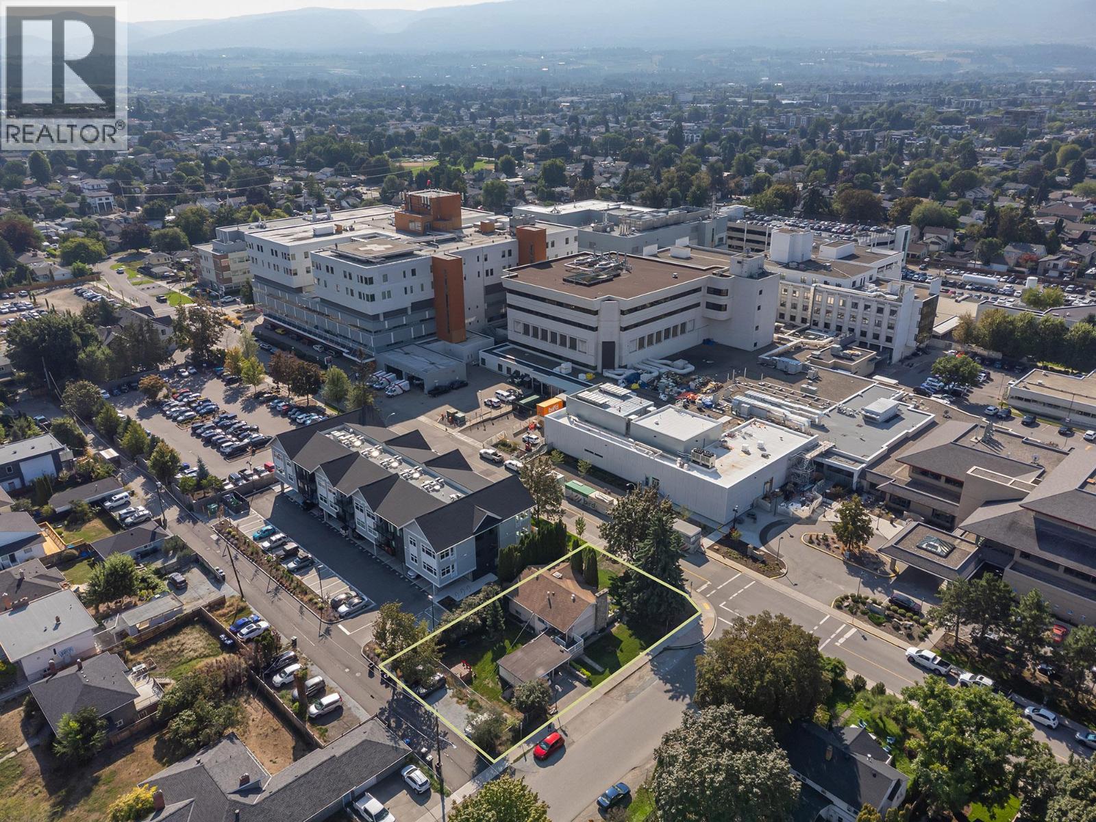 408 Royal Avenue, Kelowna, British Columbia  V1Y 5L3 - Photo 3 - 10376445