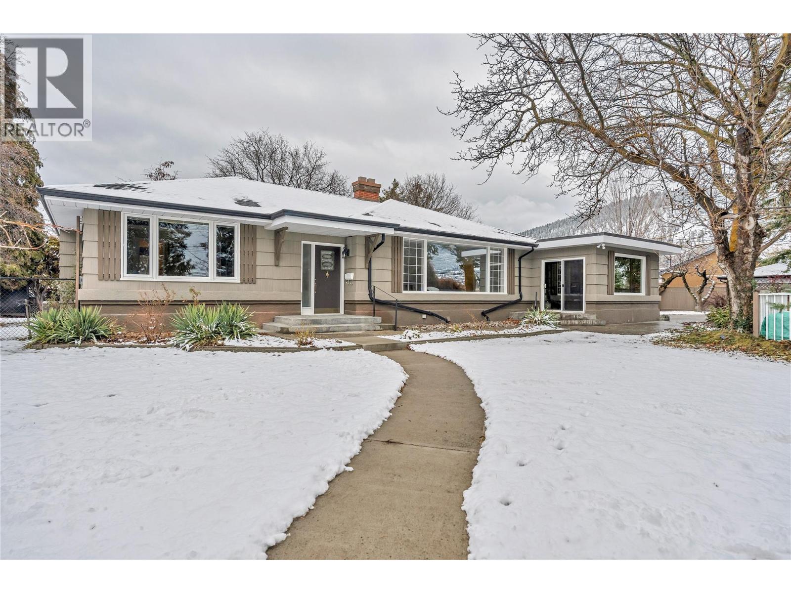 1135 Johnson Road, Penticton, British Columbia  V2A 1W6 - Photo 1 - 10374742