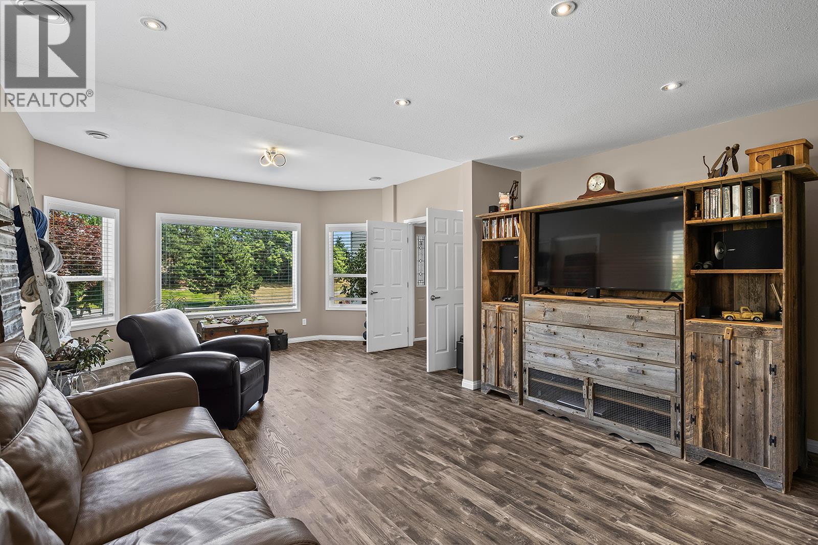 5827 Victoria Street, Peachland, British Columbia  V0H 1X4 - Photo 33 - 10376584