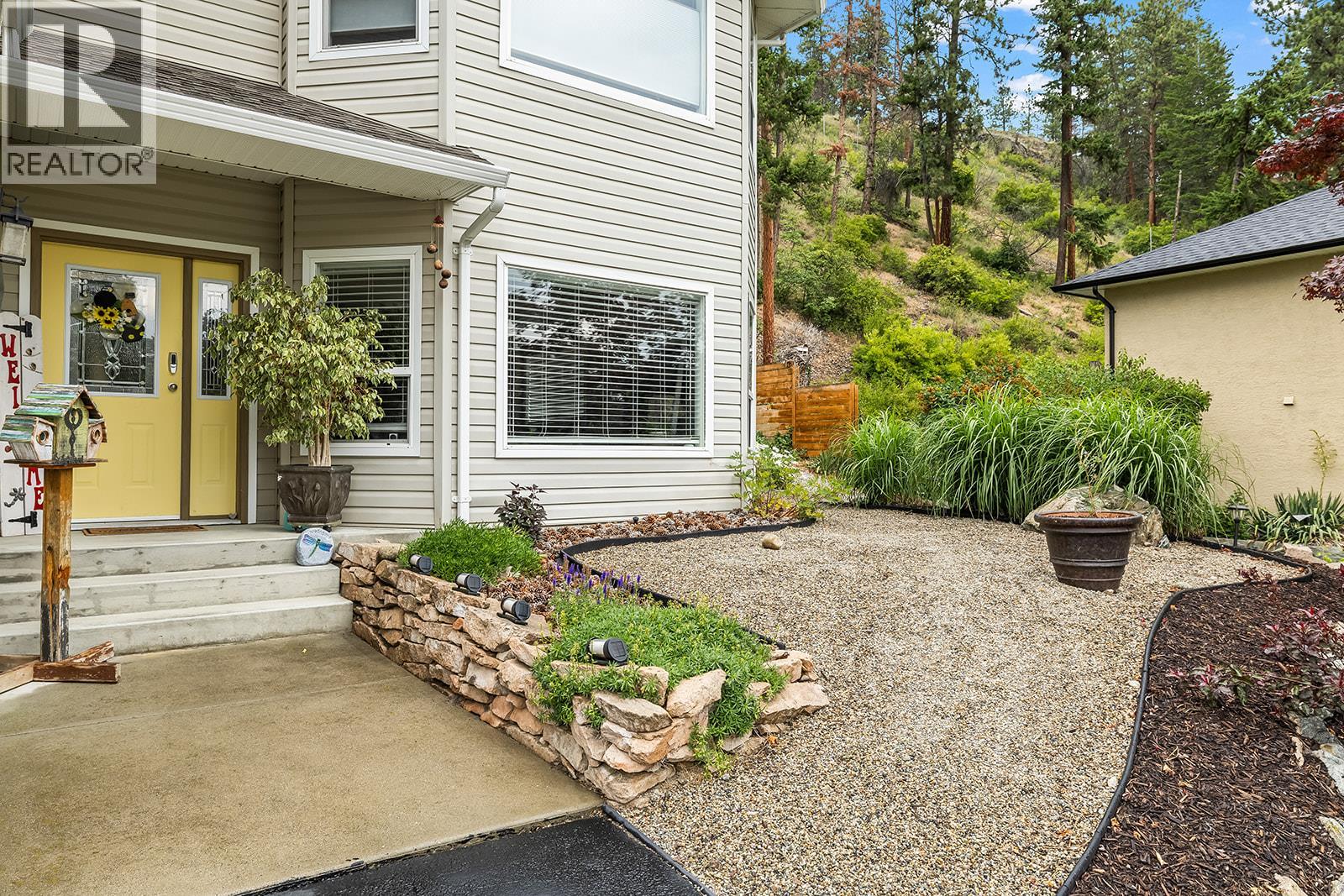 5827 Victoria Street, Peachland, British Columbia  V0H 1X4 - Photo 4 - 10376584