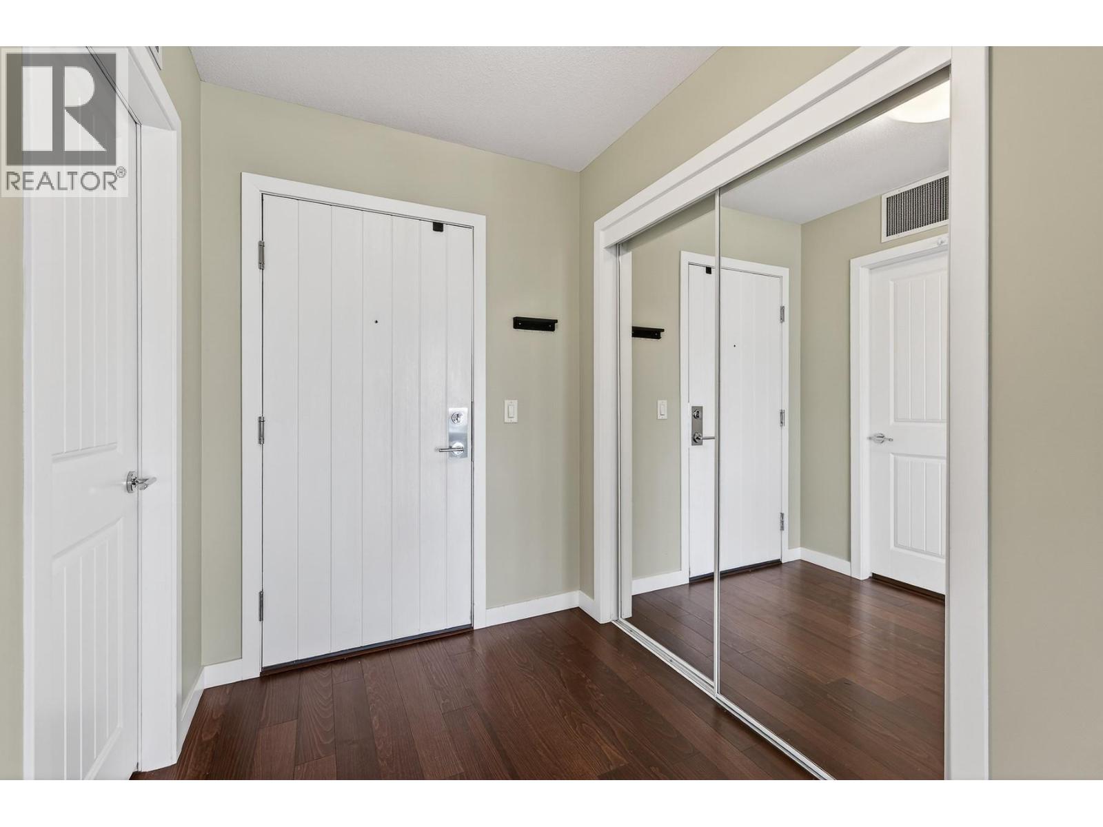 1933 Ambrosi Road Unit# 306, Kelowna, British Columbia  V1Y 4S1 - Photo 4 - 10376573