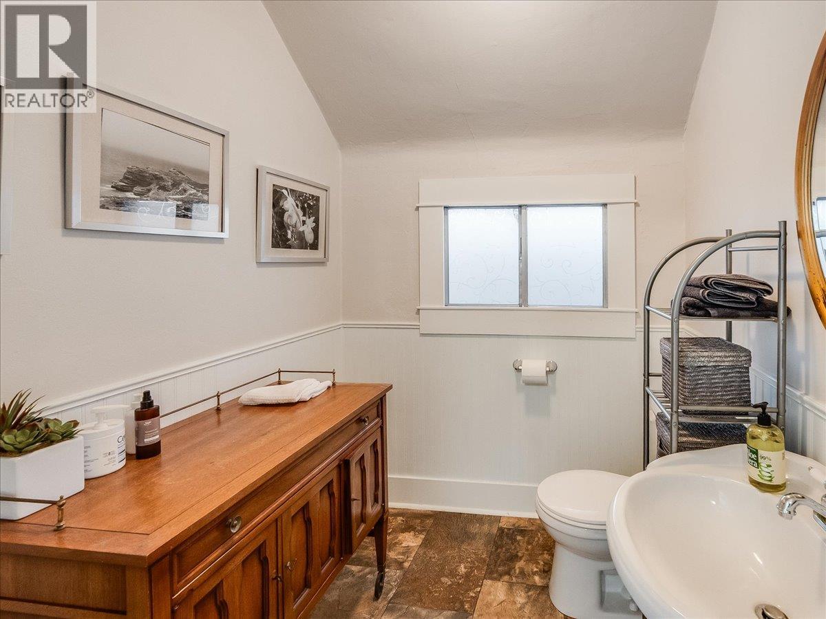 1590 Bay Avenue, Trail, British Columbia  V1R 4B3 - Photo 29 - 10376489