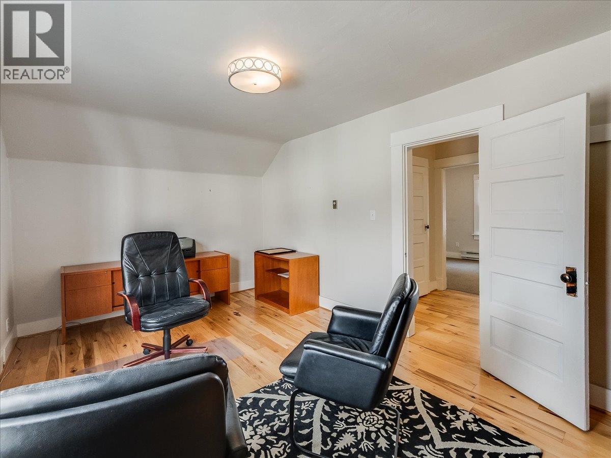 1590 Bay Avenue, Trail, British Columbia  V1R 4B3 - Photo 32 - 10376489