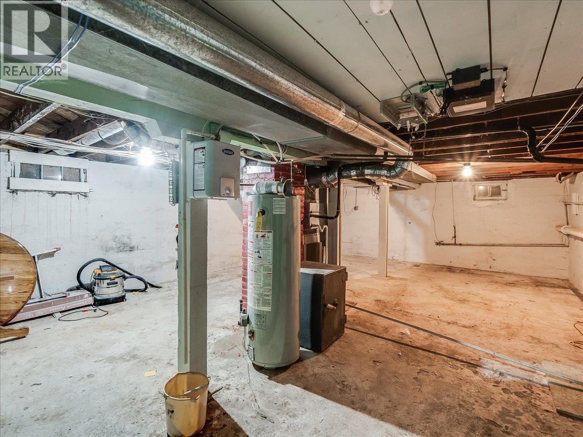 1590 Bay Avenue, Trail, British Columbia  V1R 4B3 - Photo 35 - 10376489