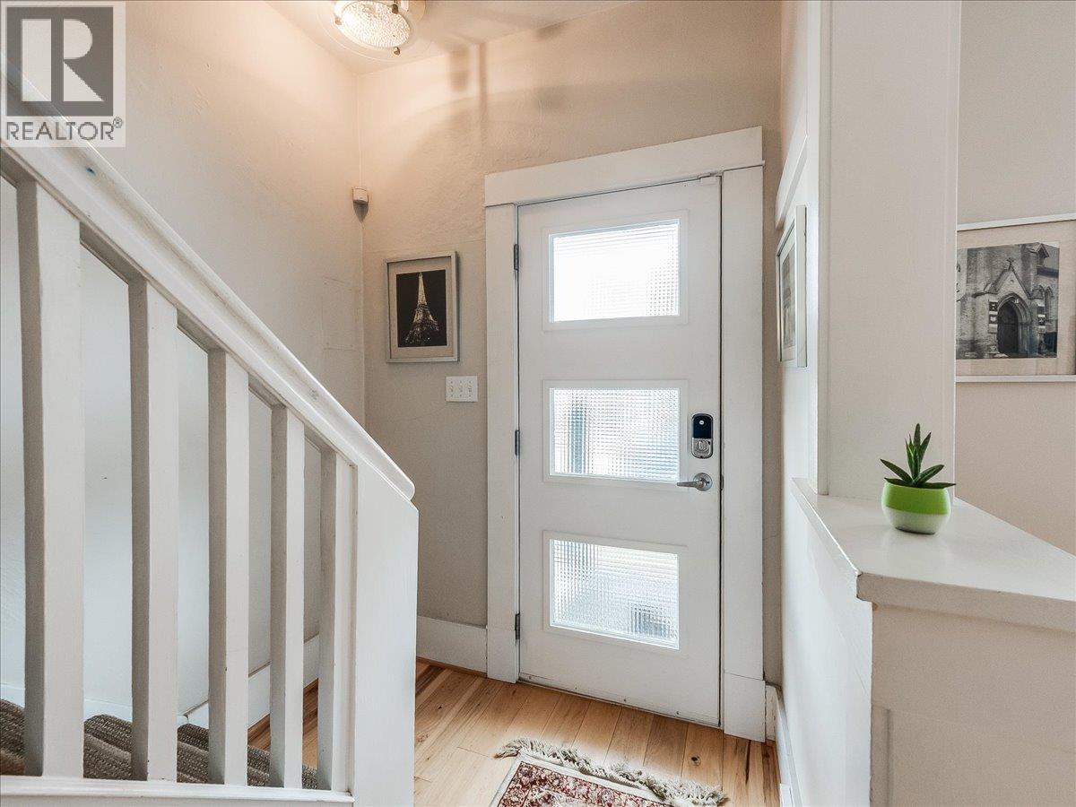 1590 Bay Avenue, Trail, British Columbia  V1R 4B3 - Photo 5 - 10376489