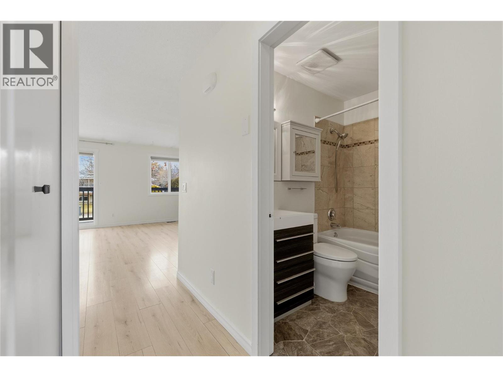 877 Tataryn Road, Kelowna, British Columbia  V1X 1N5 - Photo 25 - 10376409