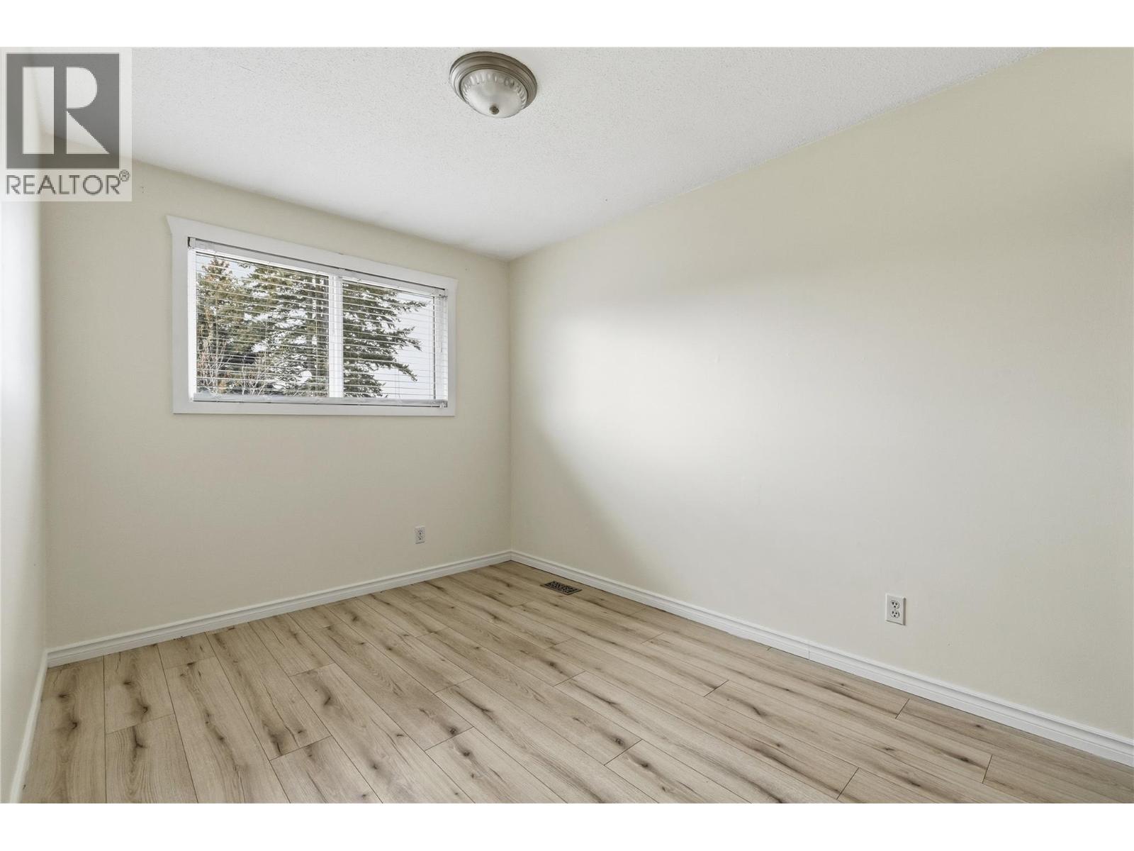 877 Tataryn Road, Kelowna, British Columbia  V1X 1N5 - Photo 27 - 10376409