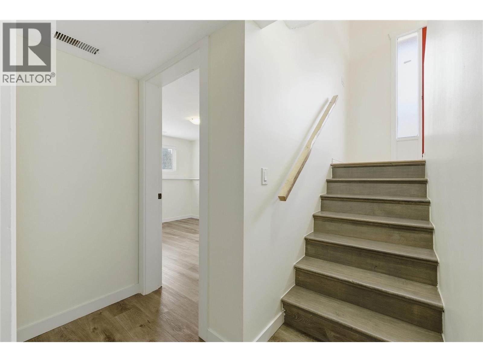 877 Tataryn Road, Kelowna, British Columbia  V1X 1N5 - Photo 30 - 10376409