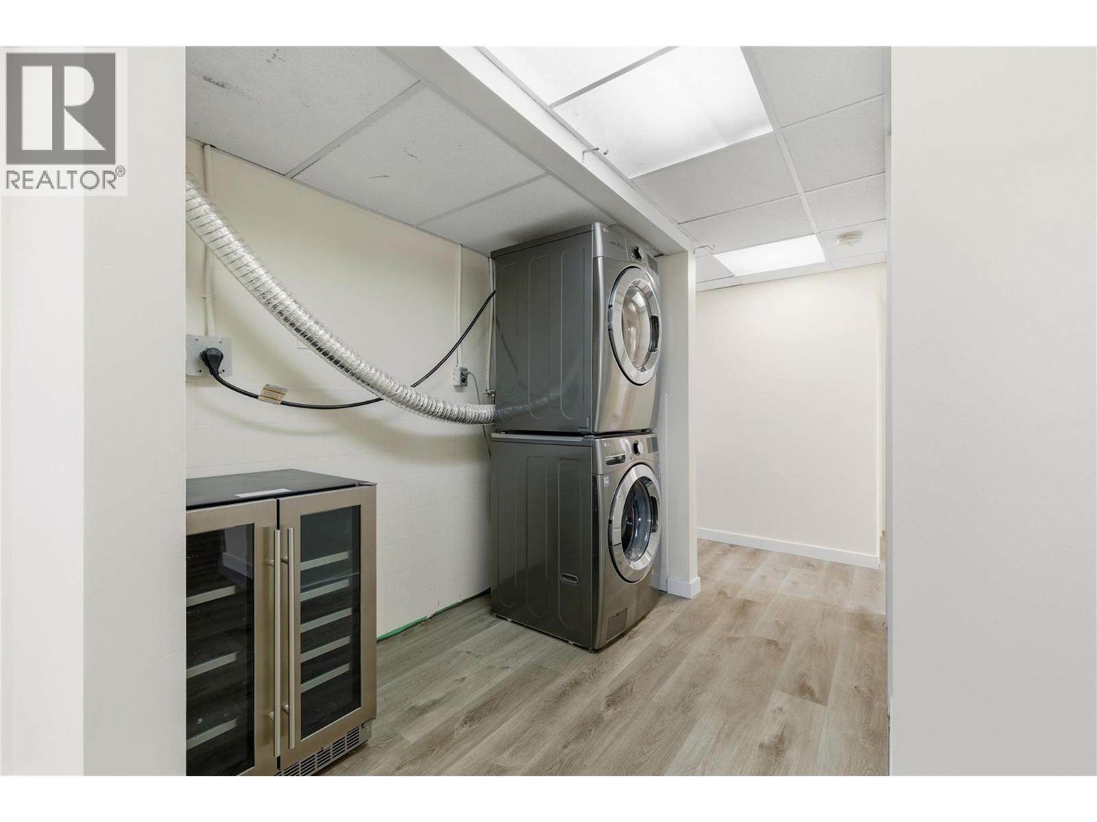 877 Tataryn Road, Kelowna, British Columbia  V1X 1N5 - Photo 32 - 10376409