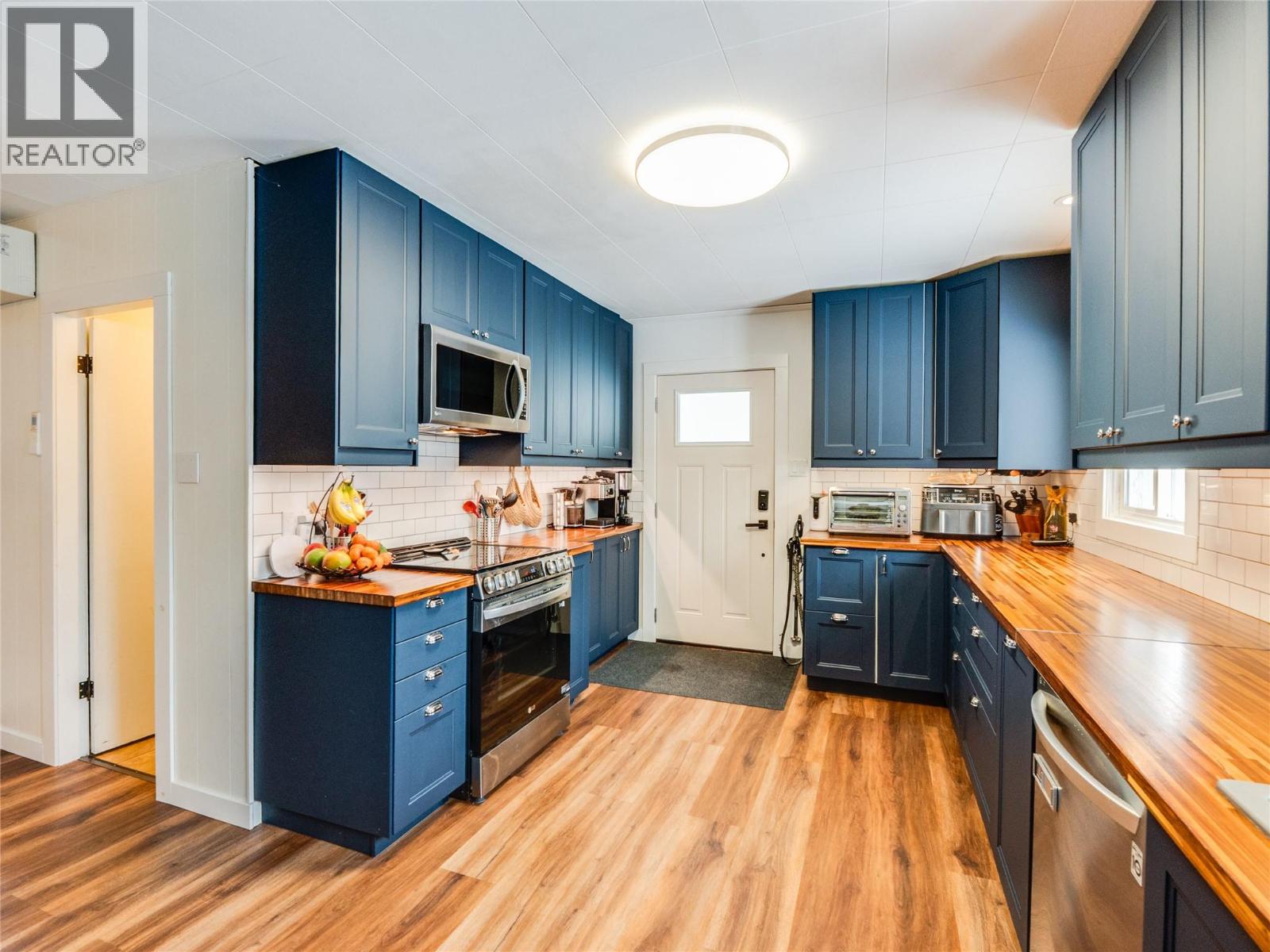 601 6th Avenue, Castlegar, British Columbia  V1N 1T8 - Photo 11 - 10376541