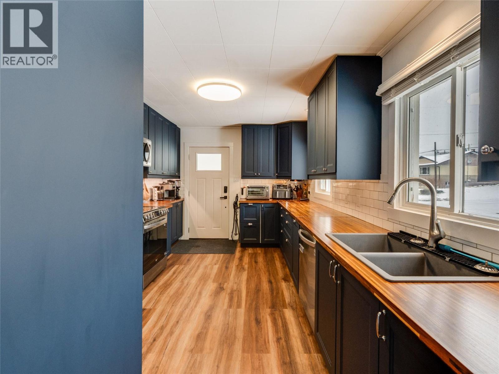 601 6th Avenue, Castlegar, British Columbia  V1N 1T8 - Photo 14 - 10376541