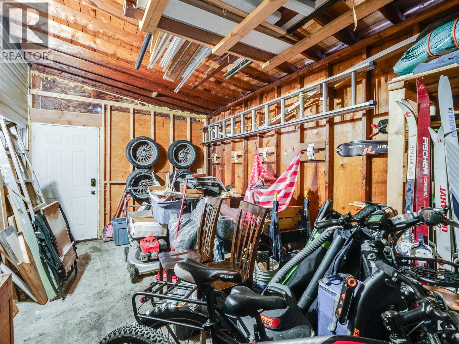 601 6th Avenue, Castlegar, British Columbia  V1N 1T8 - Photo 40 - 10376541