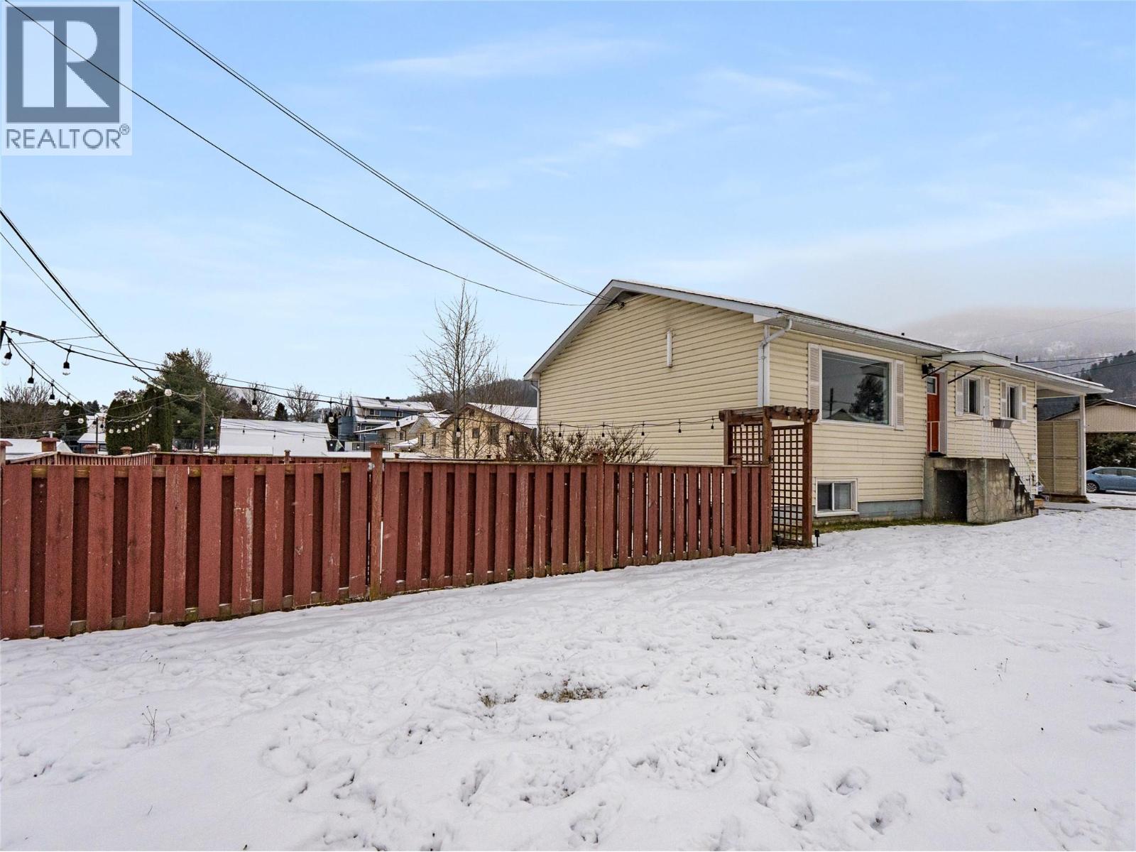 601 6th Avenue, Castlegar, British Columbia  V1N 1T8 - Photo 41 - 10376541