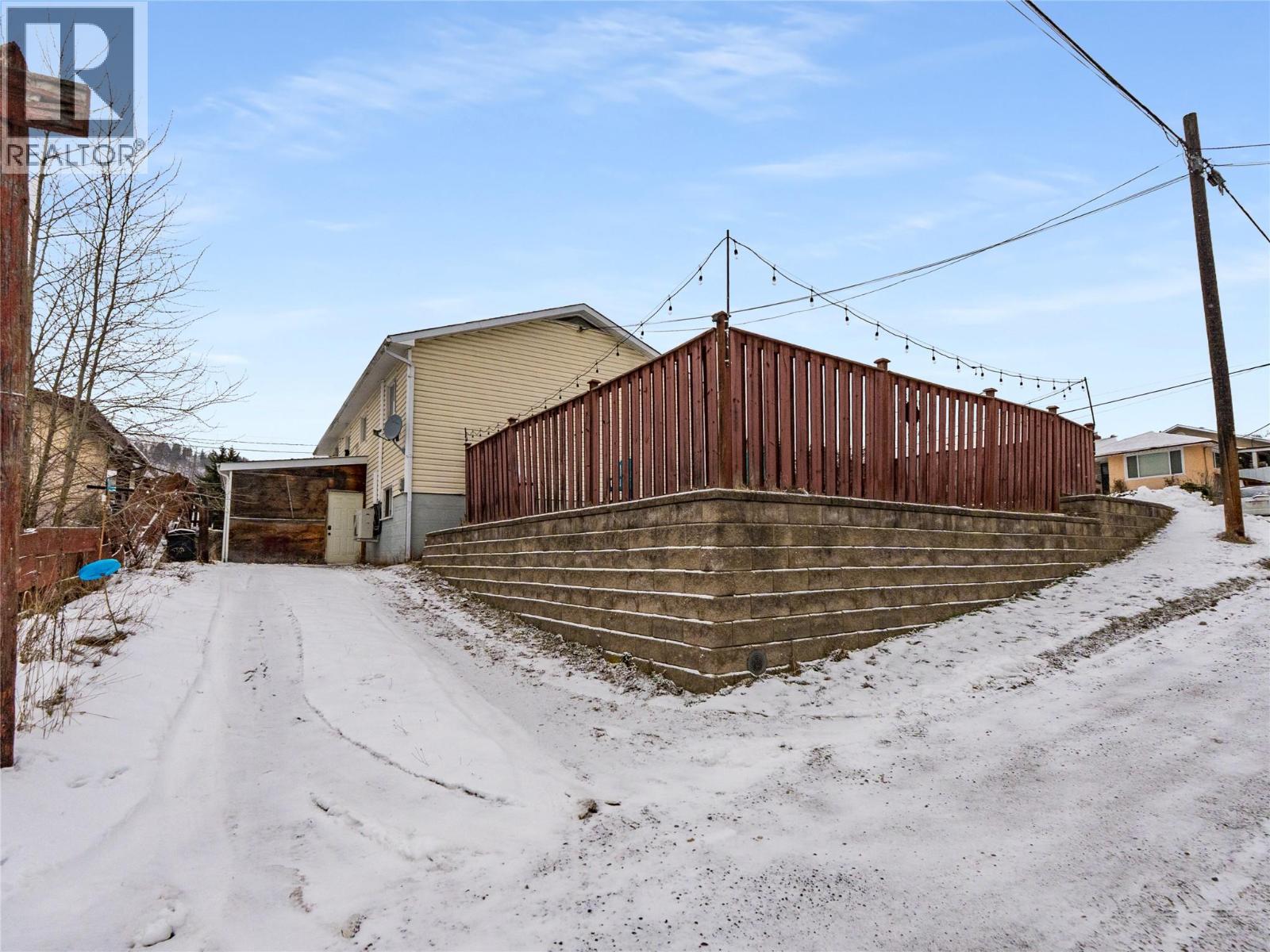 601 6th Avenue, Castlegar, British Columbia  V1N 1T8 - Photo 48 - 10376541