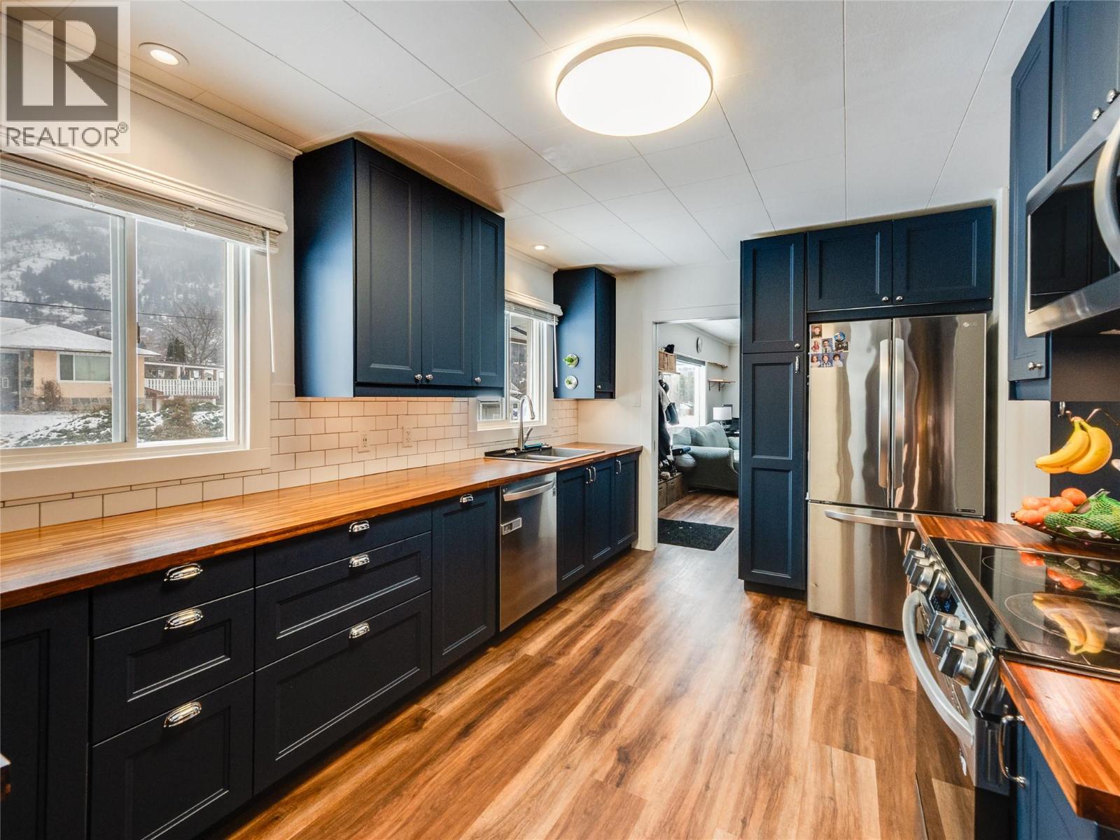 601 6th Avenue, Castlegar, British Columbia  V1N 1T8 - Photo 9 - 10376541