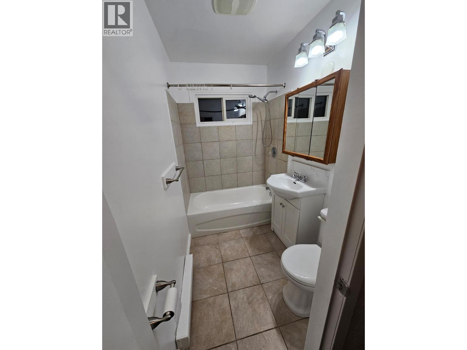 4904 Pleasant Valley Road, Vernon, British Columbia  V1B 3L7 - Photo 24 - 10376592