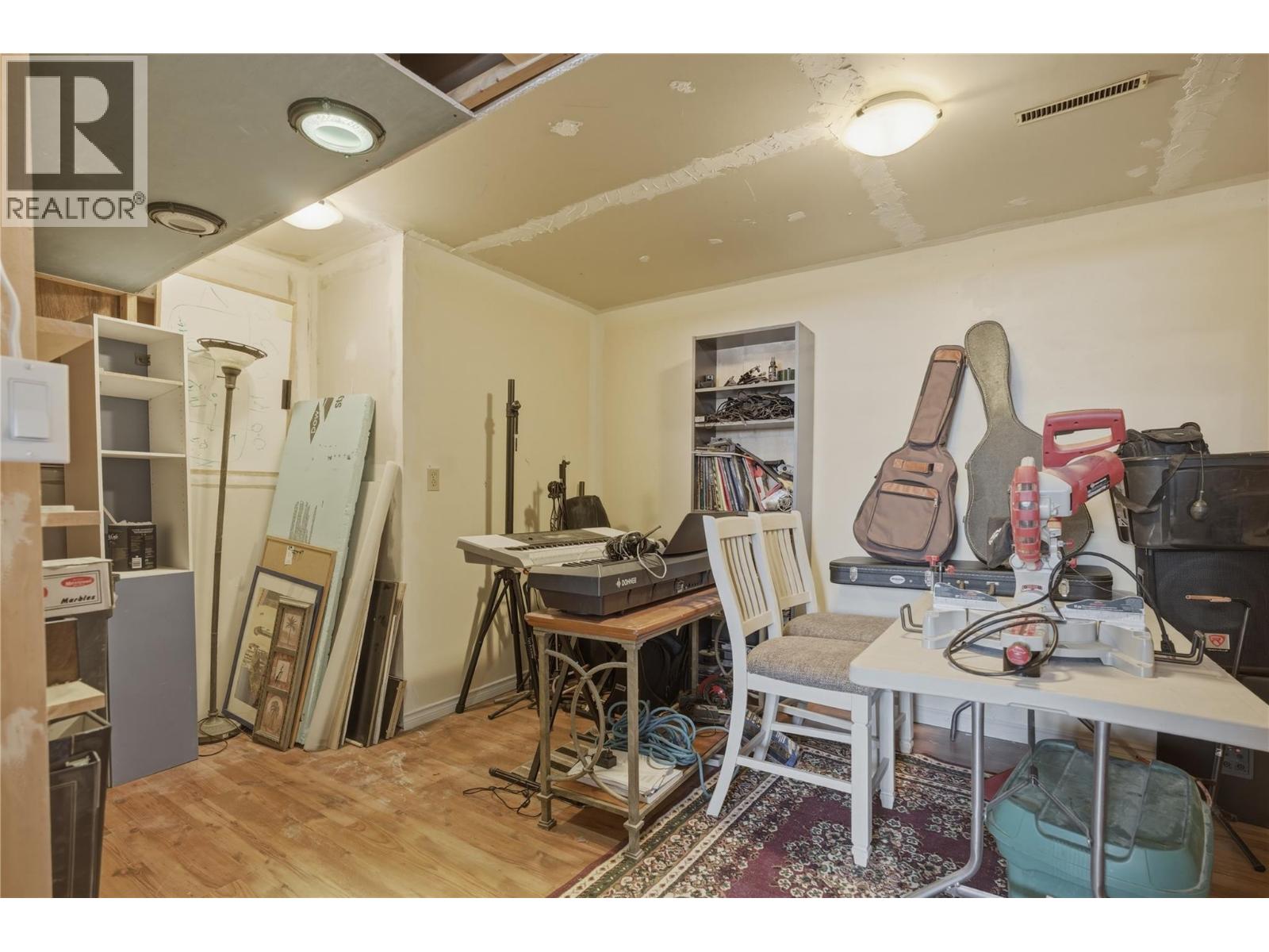 31 Beryl Drive, Logan Lake, British Columbia  V0E 1W0 - Photo 22 - 10376403