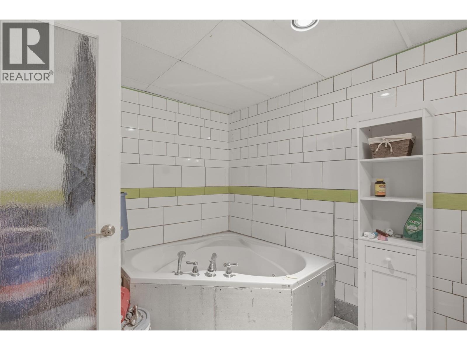 31 Beryl Drive, Logan Lake, British Columbia  V0E 1W0 - Photo 27 - 10376403