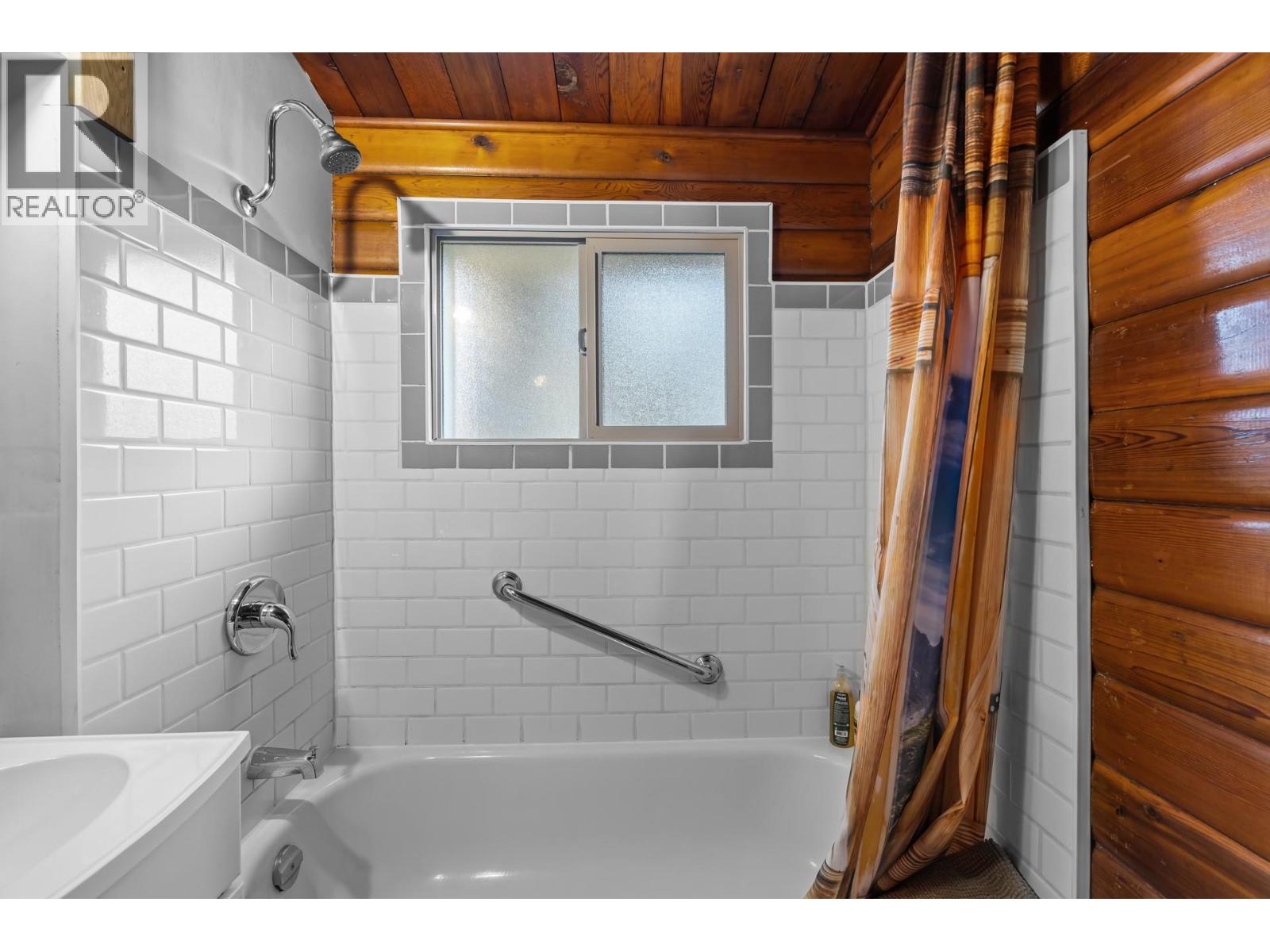 1210 Paradise Avenue, Sicamous, British Columbia  V0E 0E8 - Photo 32 - 10376589