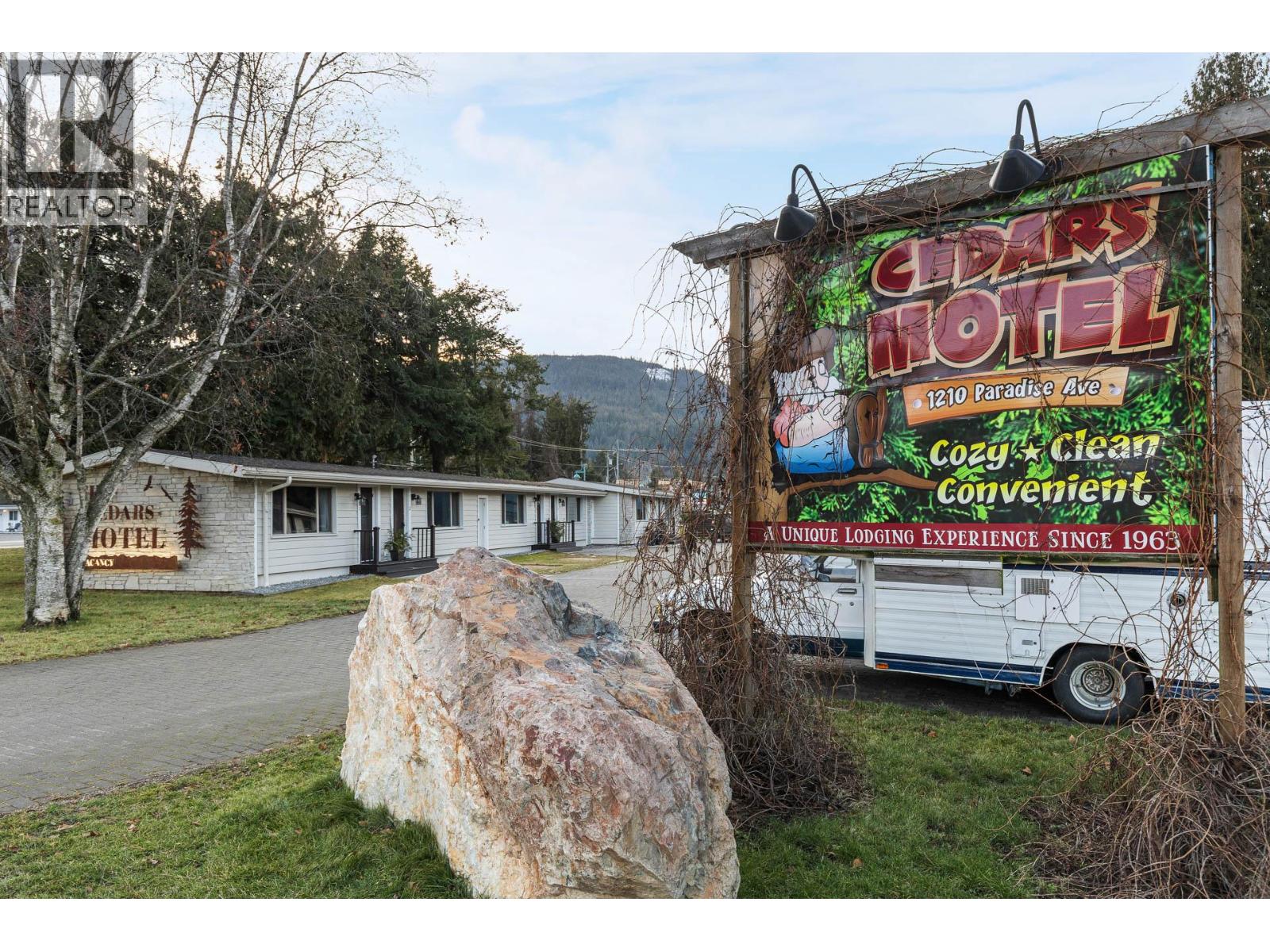 1210 Paradise Avenue, Sicamous, British Columbia  V0E 0E8 - Photo 58 - 10376589