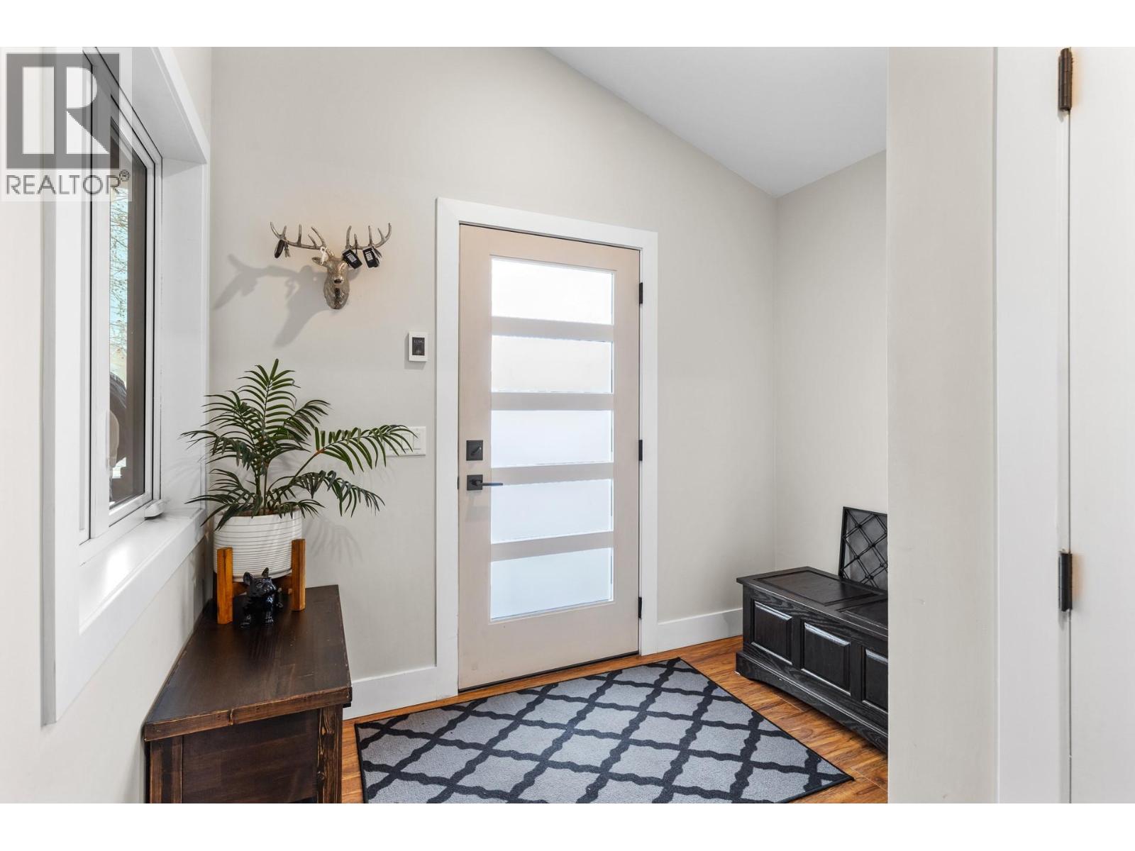 617 Christleton Avenue, Kelowna, British Columbia  V1Y 5J1 - Photo 2 - 10376342