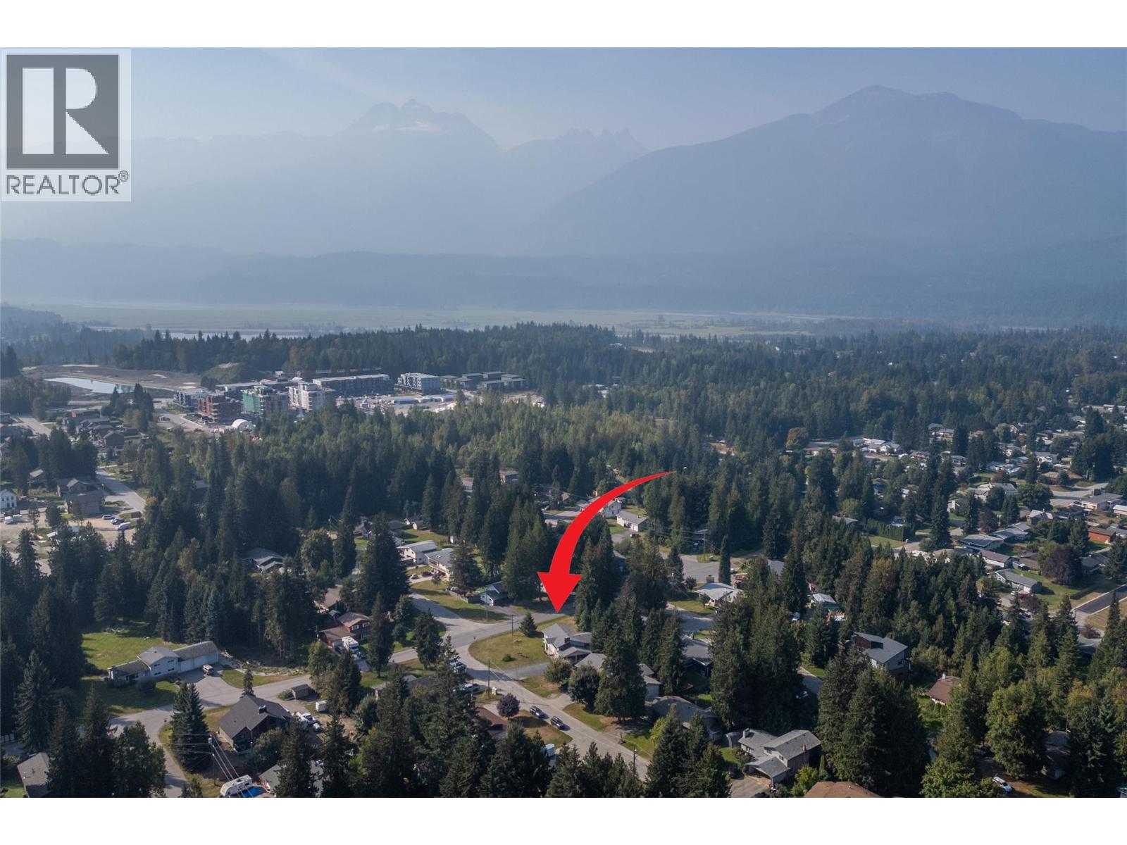 1695 Hay Road, Revelstoke, British Columbia  V0E 2S1 - Photo 4 - 10376578