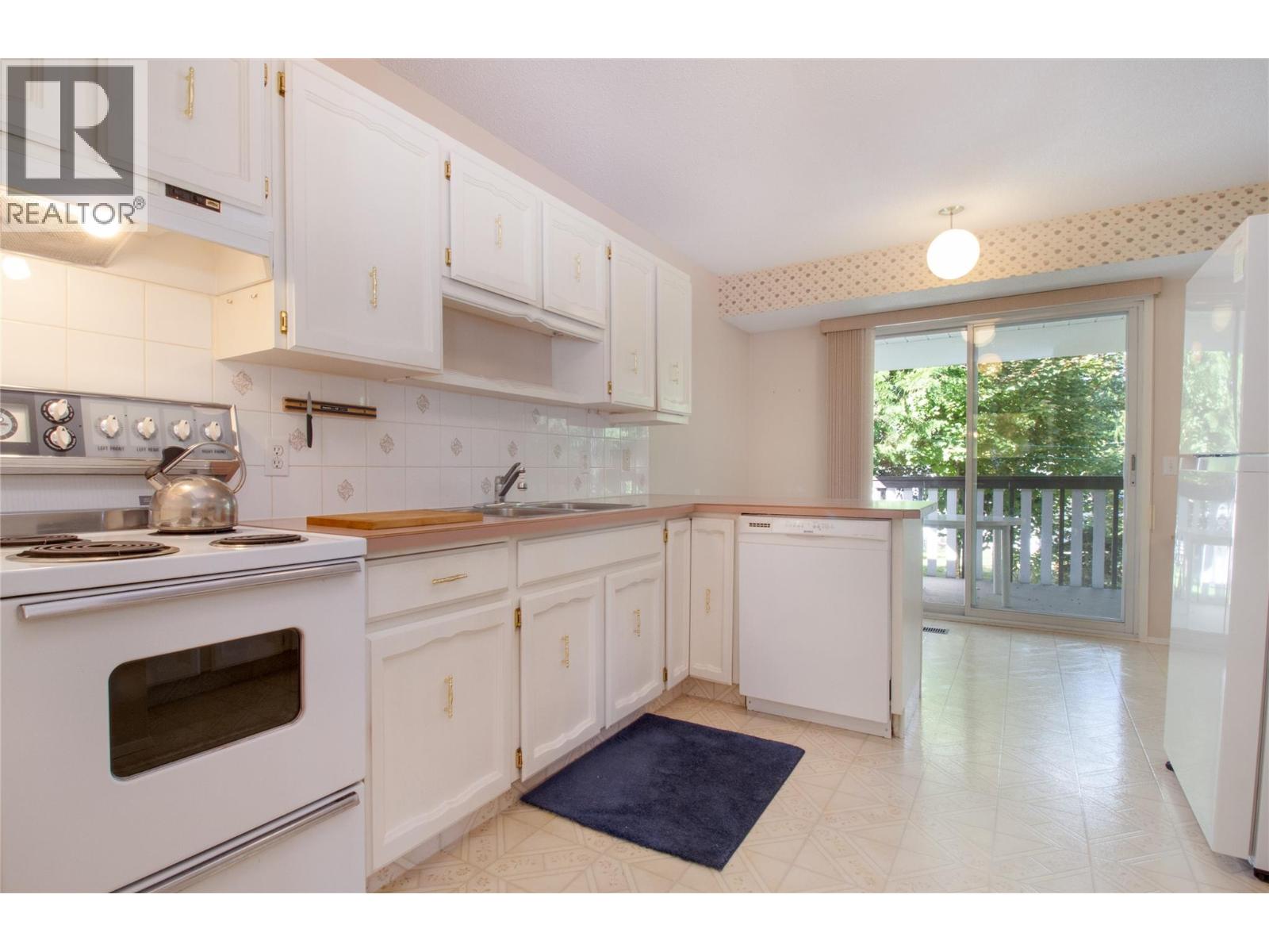 1695 Hay Road, Revelstoke, British Columbia  V0E 2S1 - Photo 5 - 10376578