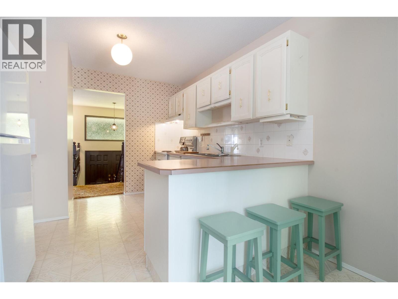 1695 Hay Road, Revelstoke, British Columbia  V0E 2S1 - Photo 6 - 10376578