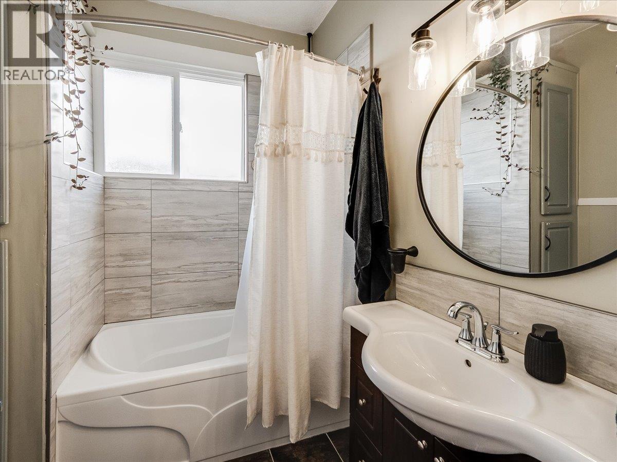 1856 Fourth Avenue, Trail, British Columbia  V1R 1T1 - Photo 14 - 10376090