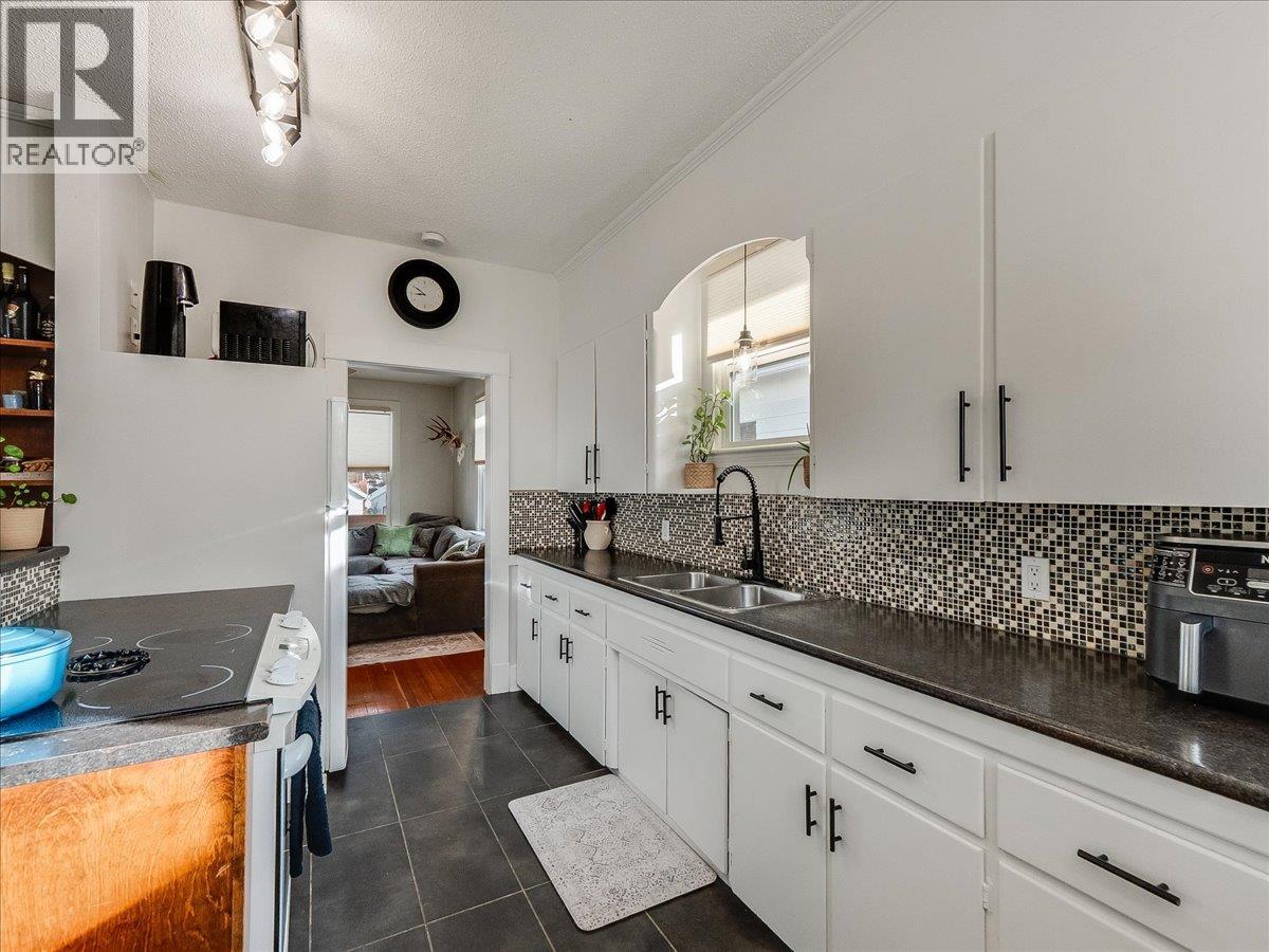 1856 Fourth Avenue, Trail, British Columbia  V1R 1T1 - Photo 24 - 10376090