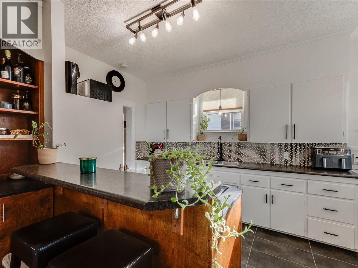 1856 Fourth Avenue, Trail, British Columbia  V1R 1T1 - Photo 29 - 10376090