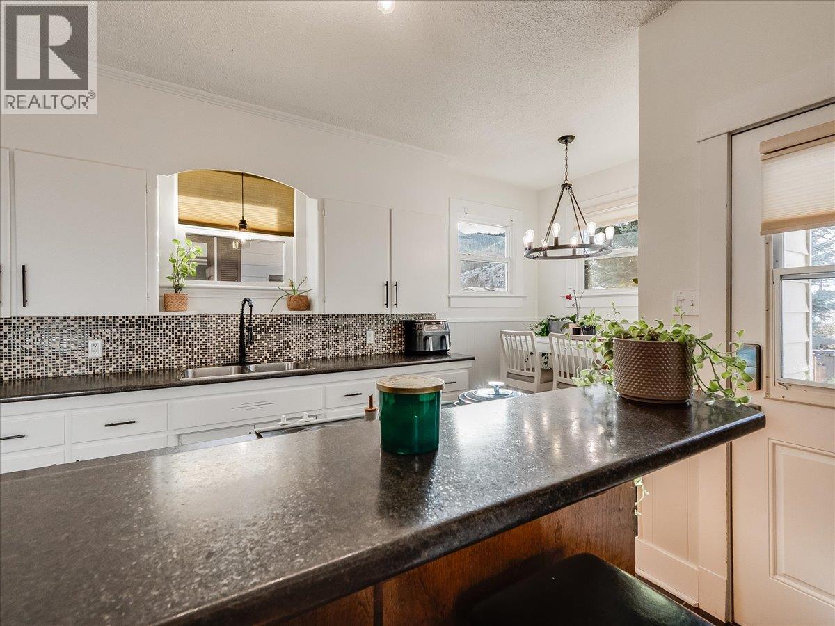 1856 Fourth Avenue, Trail, British Columbia  V1R 1T1 - Photo 30 - 10376090