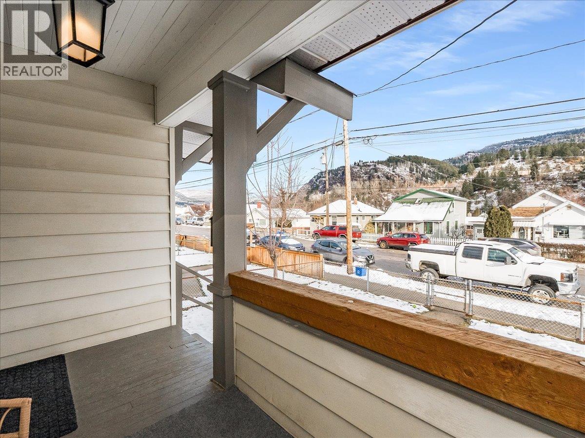 1856 Fourth Avenue, Trail, British Columbia  V1R 1T1 - Photo 8 - 10376090