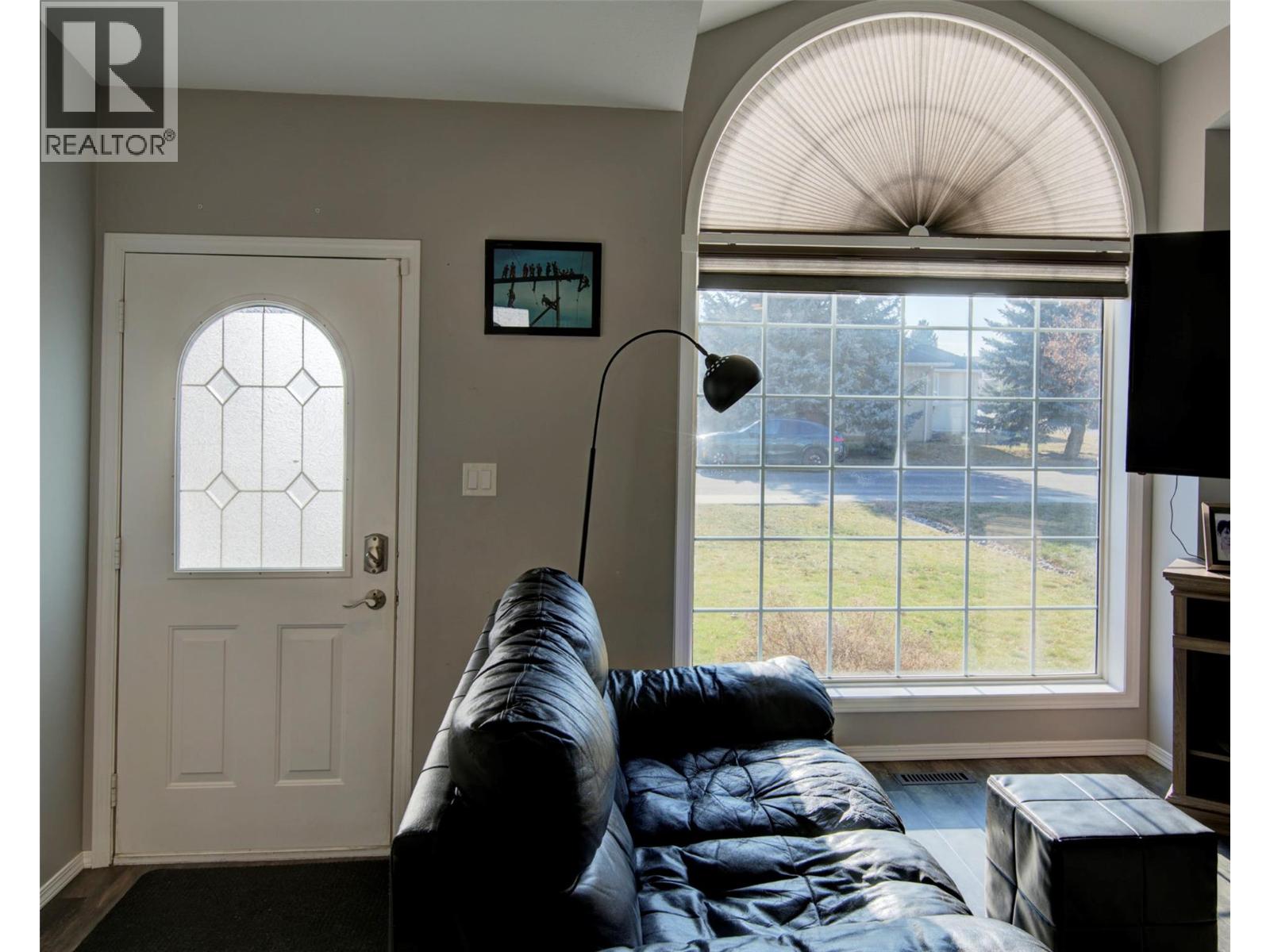 2312 Hunter Avenue, Armstrong, British Columbia  V4Y 0C1 - Photo 5 - 10376594