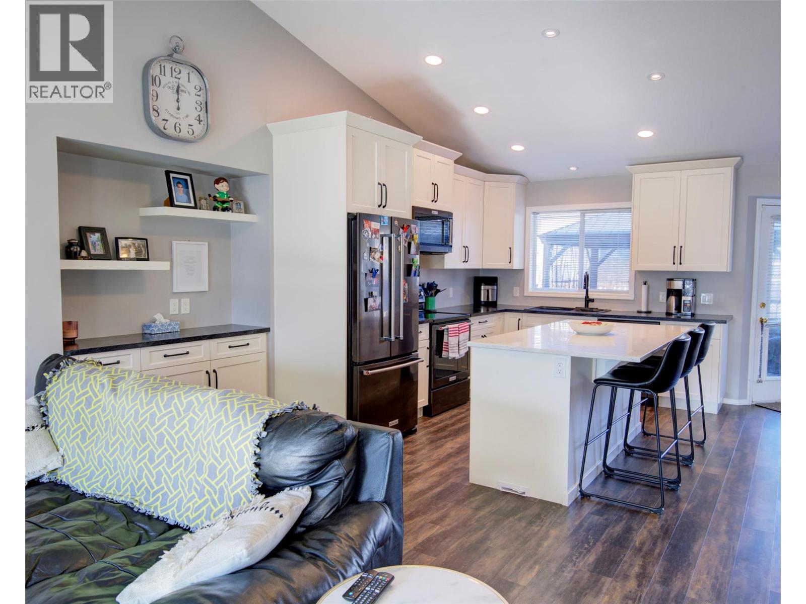 2312 Hunter Avenue, Armstrong, British Columbia  V4Y 0C1 - Photo 8 - 10376594