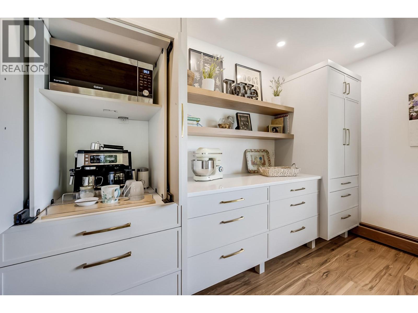 1590 Willow Crescent, Kelowna, British Columbia  V1Y 4K3 - Photo 11 - 10376499