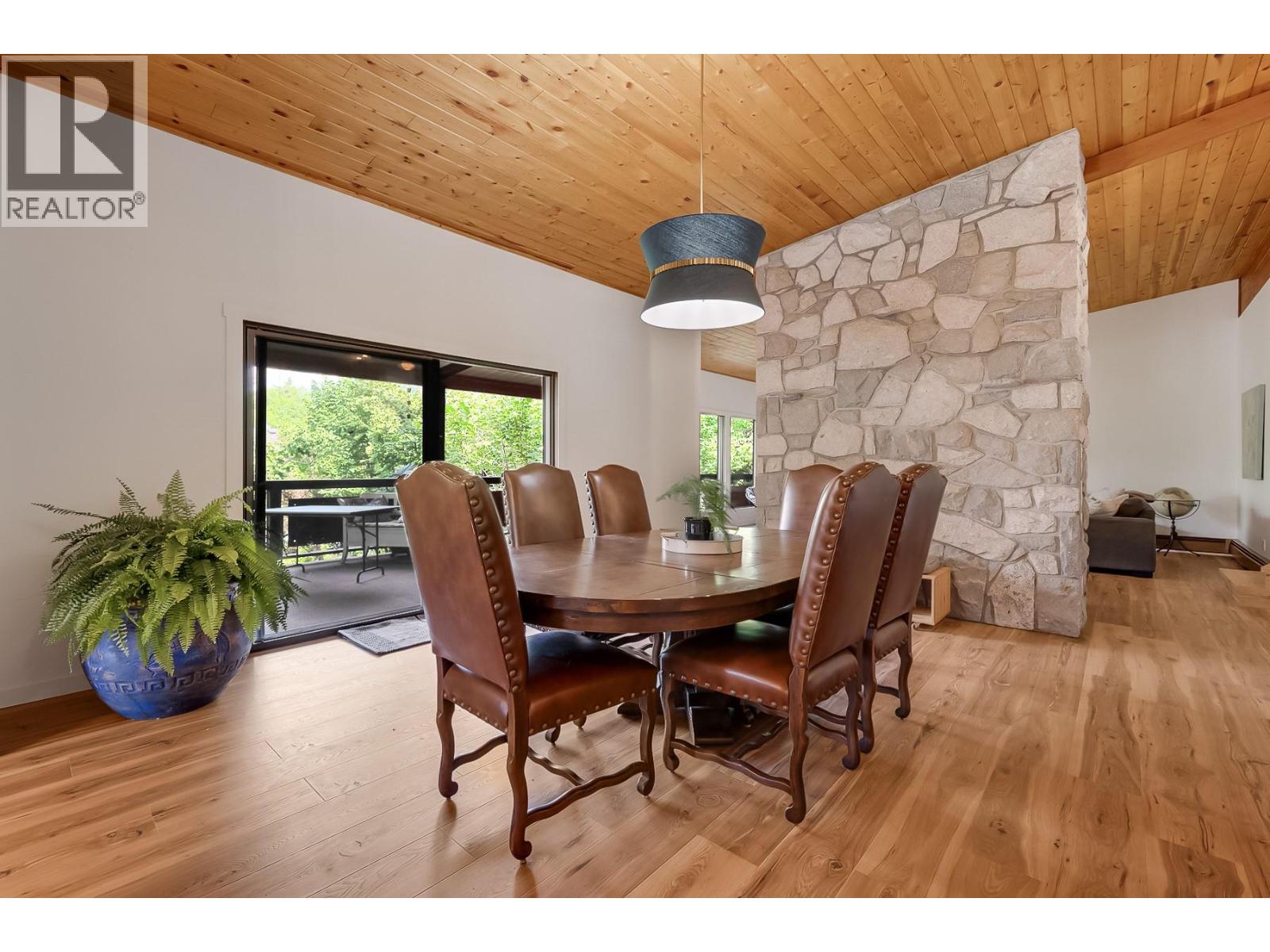 1590 Willow Crescent, Kelowna, British Columbia  V1Y 4K3 - Photo 5 - 10376499