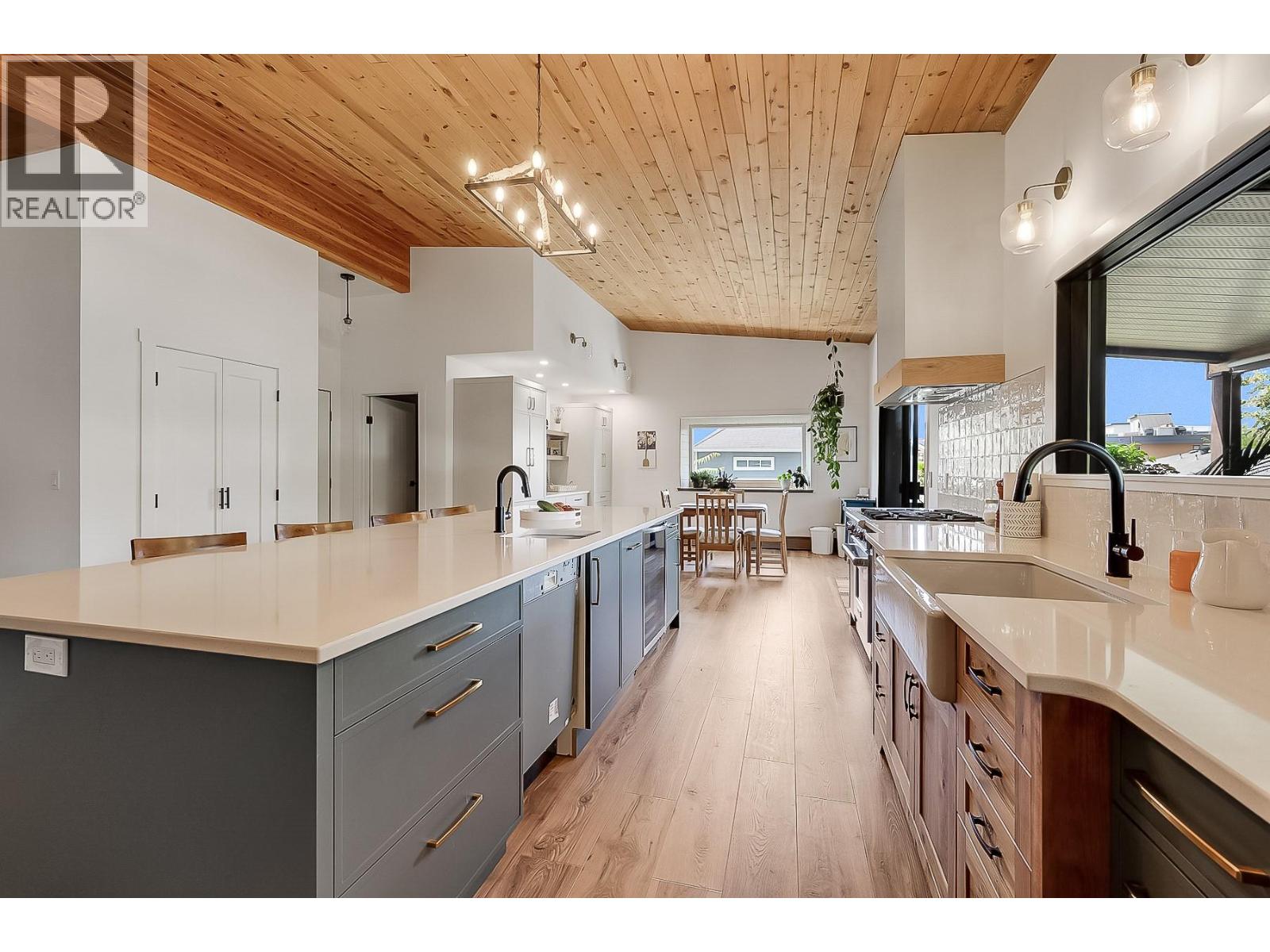 1590 Willow Crescent, Kelowna, British Columbia  V1Y 4K3 - Photo 8 - 10376499