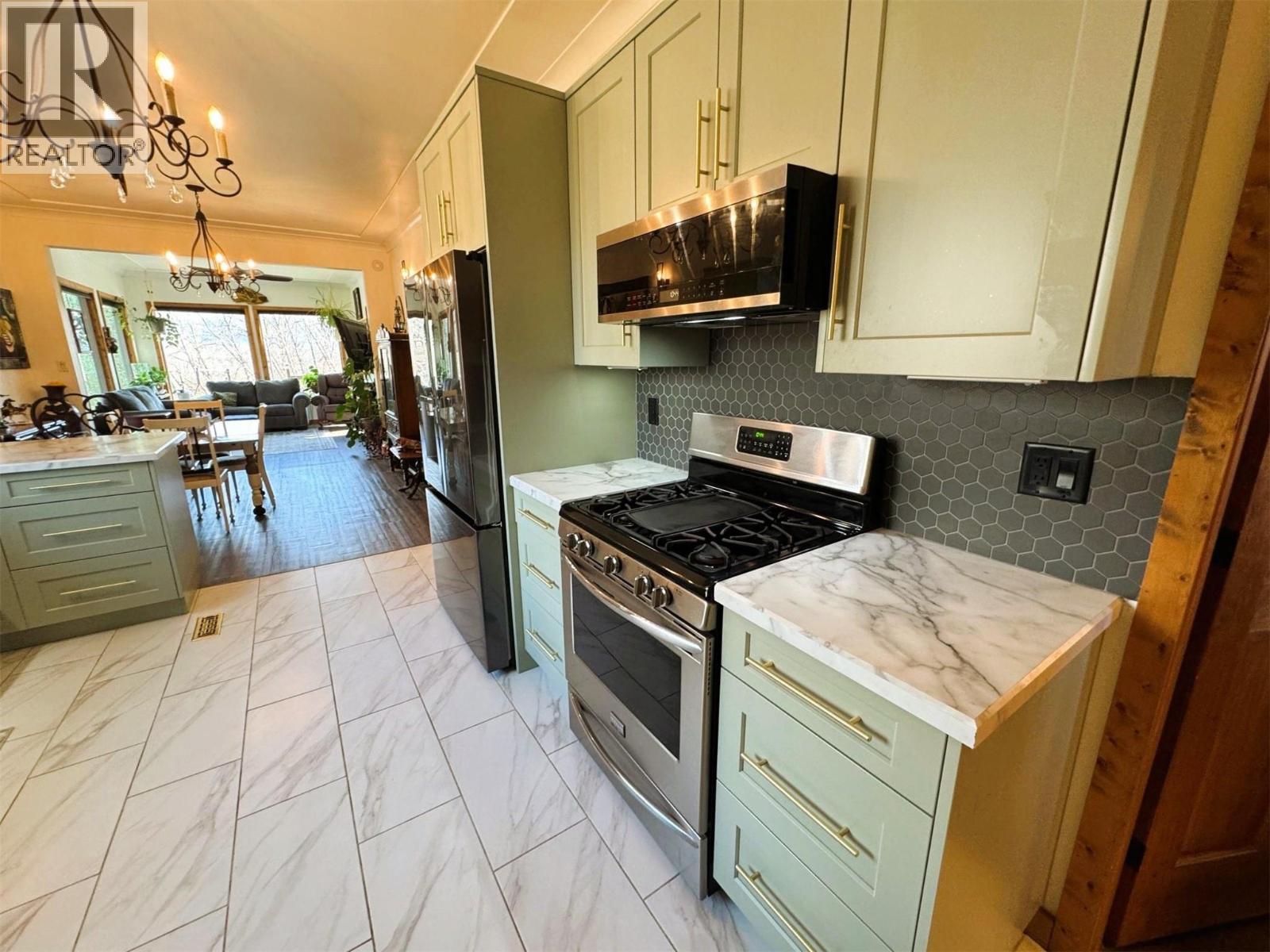 2200 Almond Gardens Road E, Grand Forks, British Columbia  V0H 1H4 - Photo 6 - 10376615