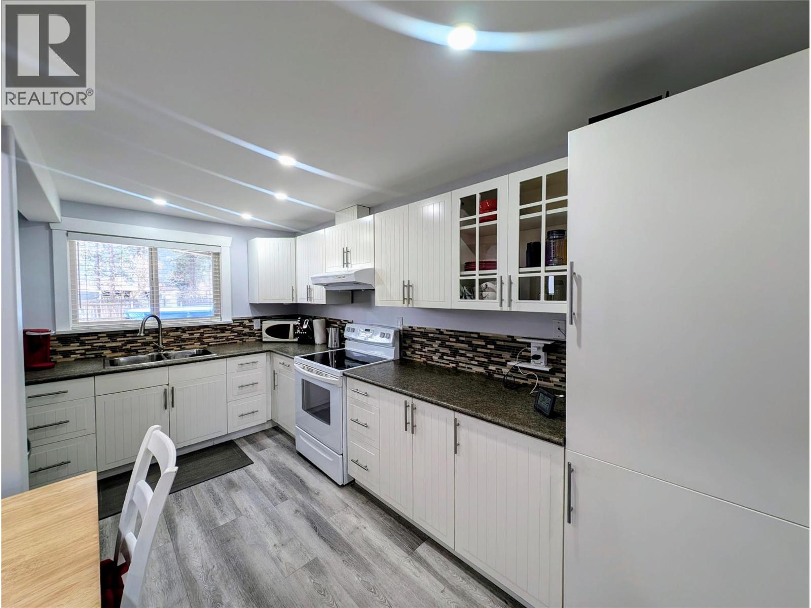 448 Dodding Avenue, Merritt, British Columbia  V0K 1Y0 - Photo 12 - 10376535