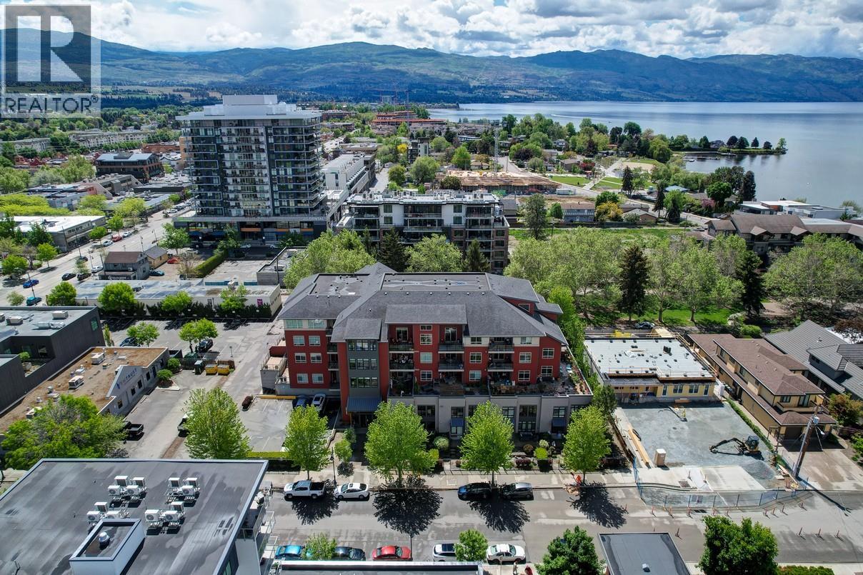 457 West Avenue Unit# 111, Kelowna, British Columbia  V1Y 4Z3 - Photo 2 - 10376513