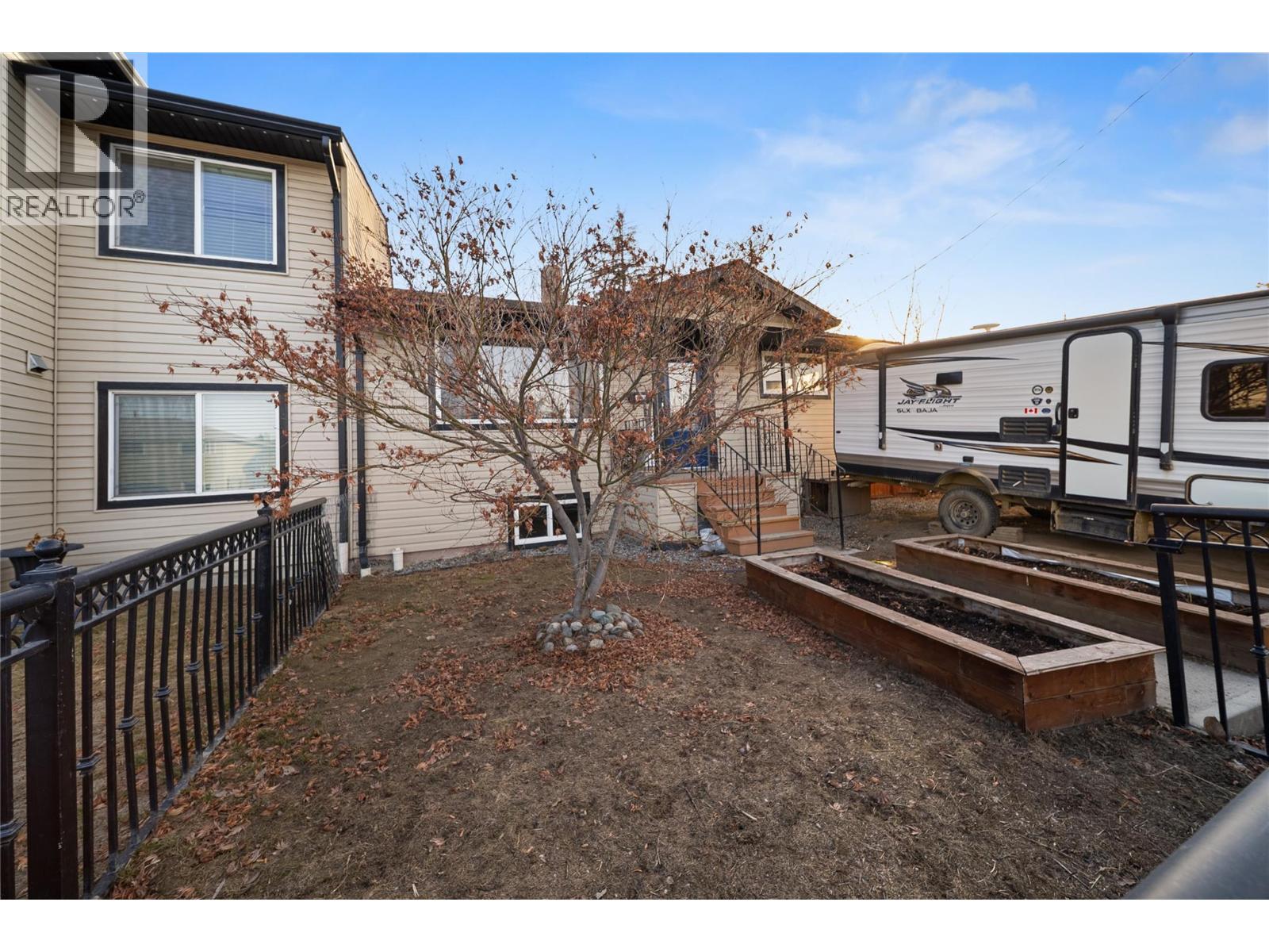1153 Lethbridge Avenue, Kamloops, British Columbia  V2B 1Y3 - Photo 3 - 10376618