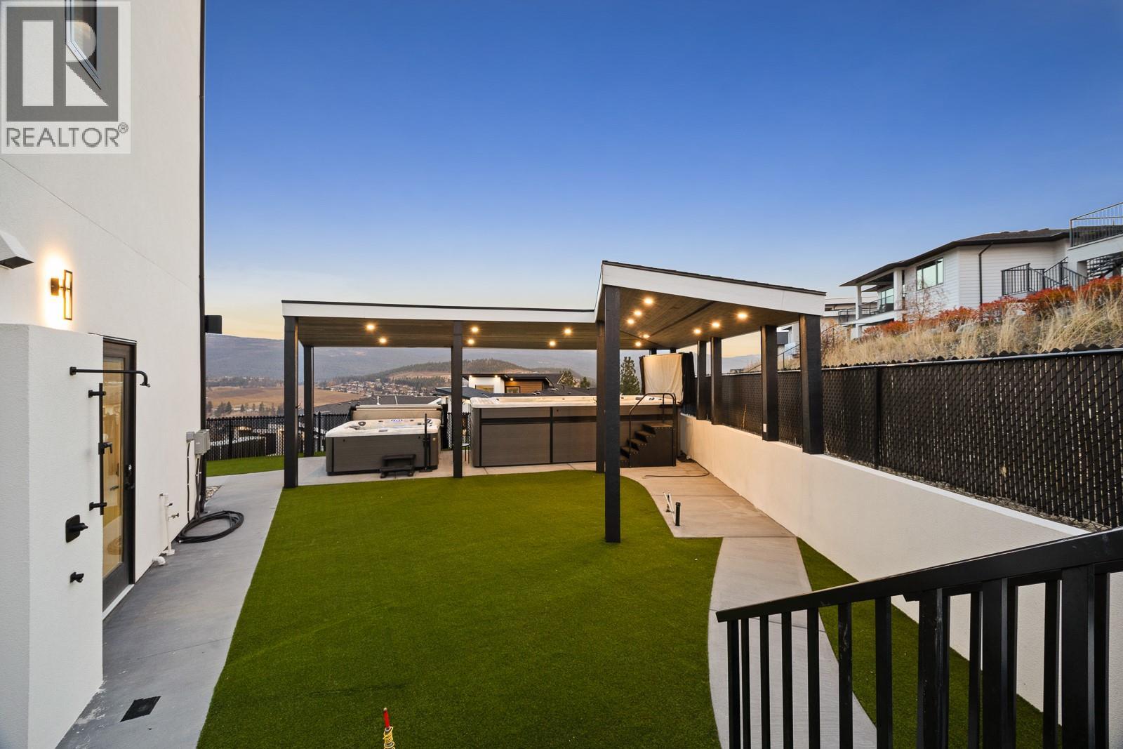 1102 Carnoustie Drive, Kelowna, British Columbia  V1P 0A3 - Photo 3 - 10376567