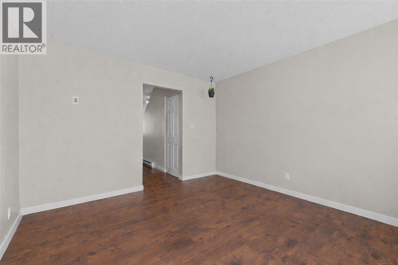 700 Collingwood Drive Unit# 4, Kamloops, British Columbia  V2B 6B9 - Photo 5 - 10376491