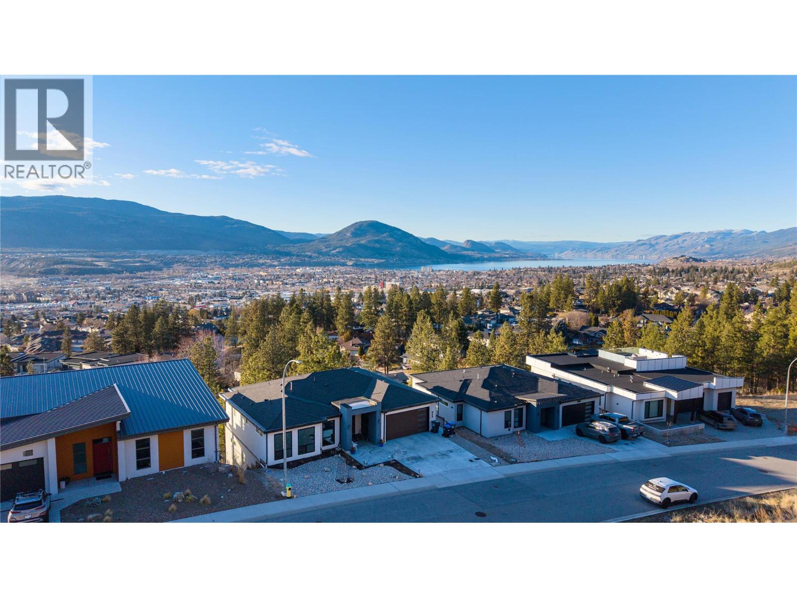 2719 Hawthorn Drive, Penticton, British Columbia  V2A 9A9 - Photo 3 - 10375681